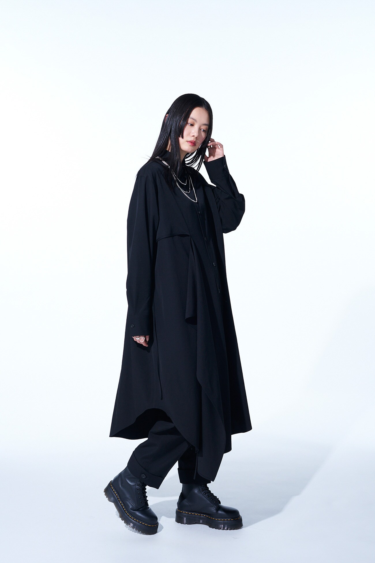 WASHER FINISHED WOOL GABARDINE SHIRT DRESS WITH DOUBLE-TAILORED RIGHT FRONT