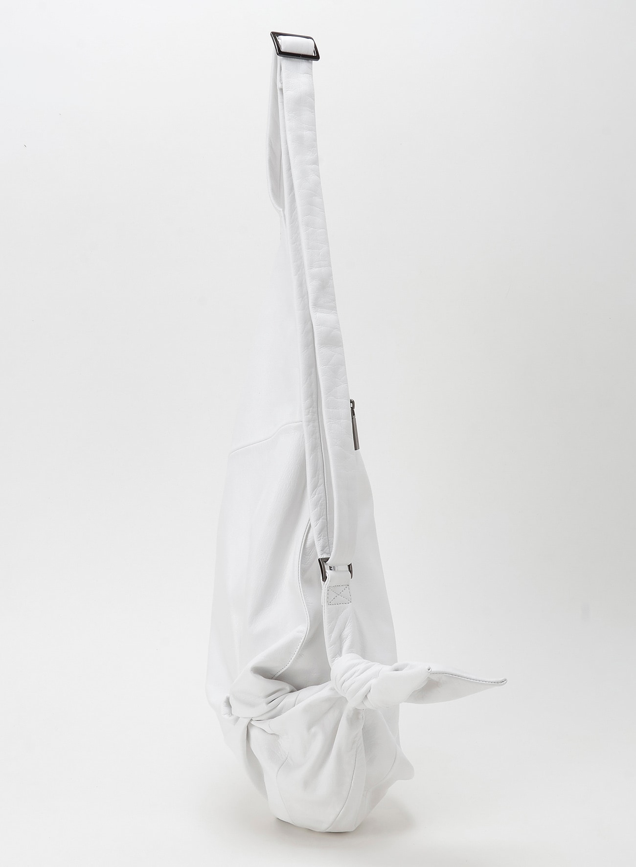 PLUCK SLING BAG【3/6 12:00 Release】