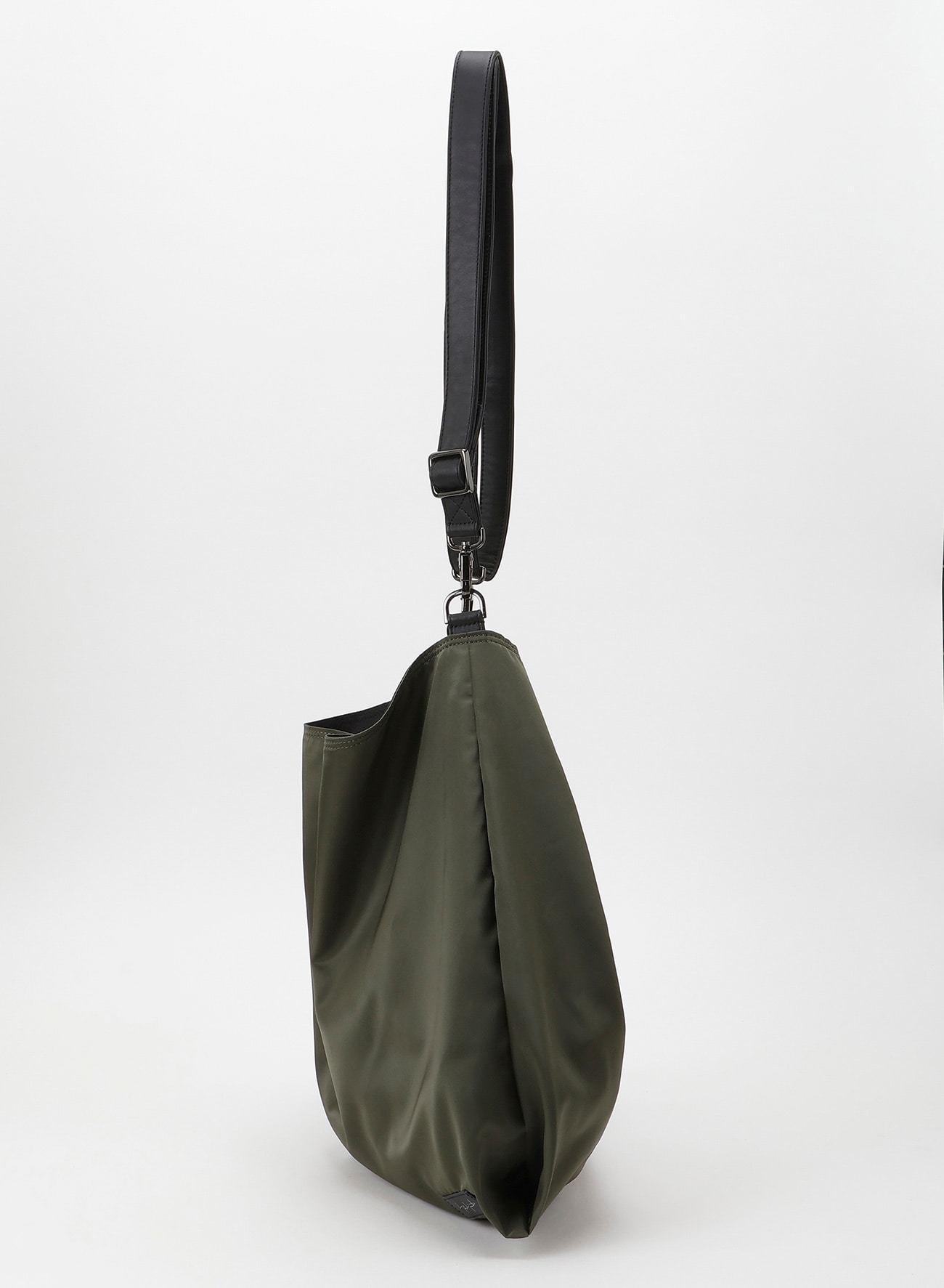 TUCK SHOULDER【4/17 12:00 Release】