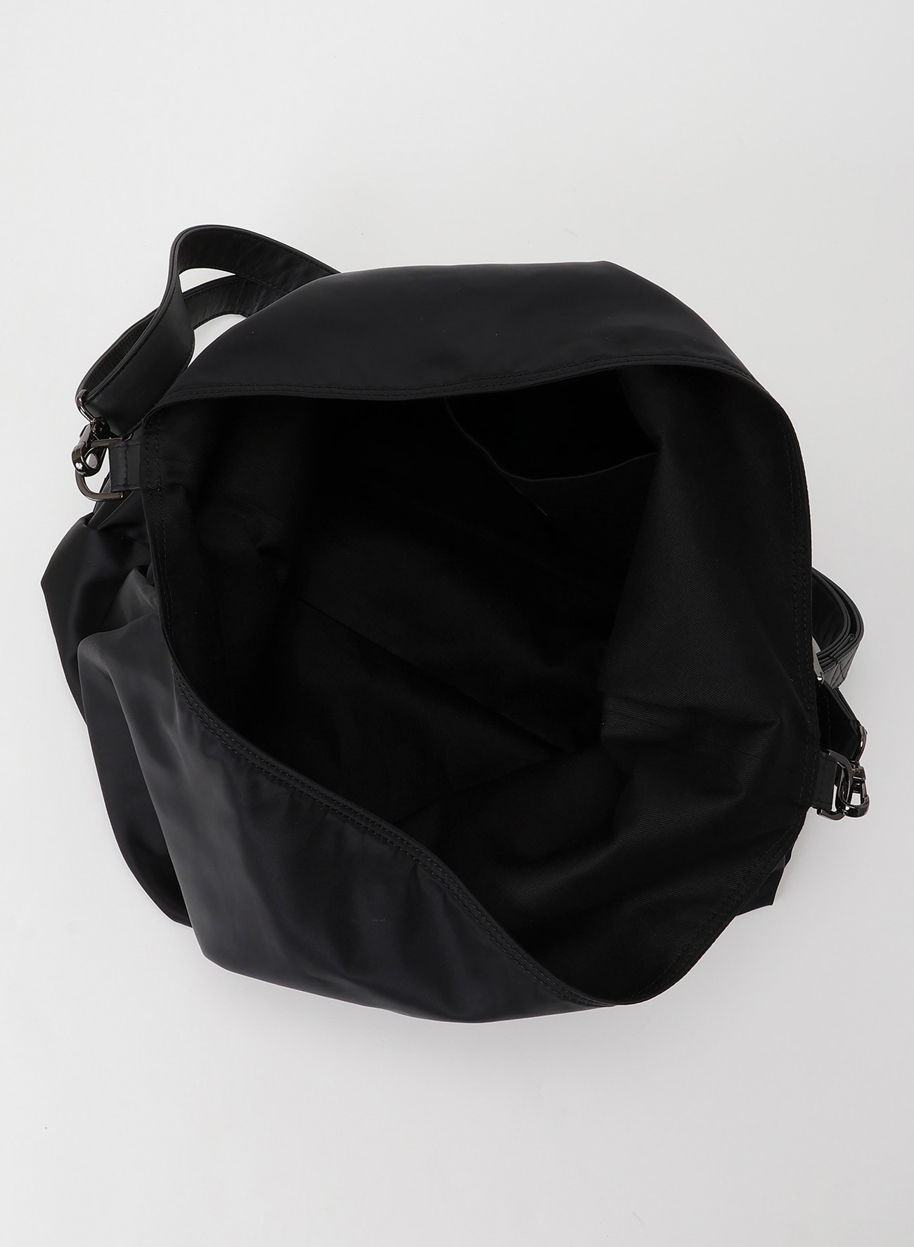 TUCK SHOULDER【4/17 12:00 Release】