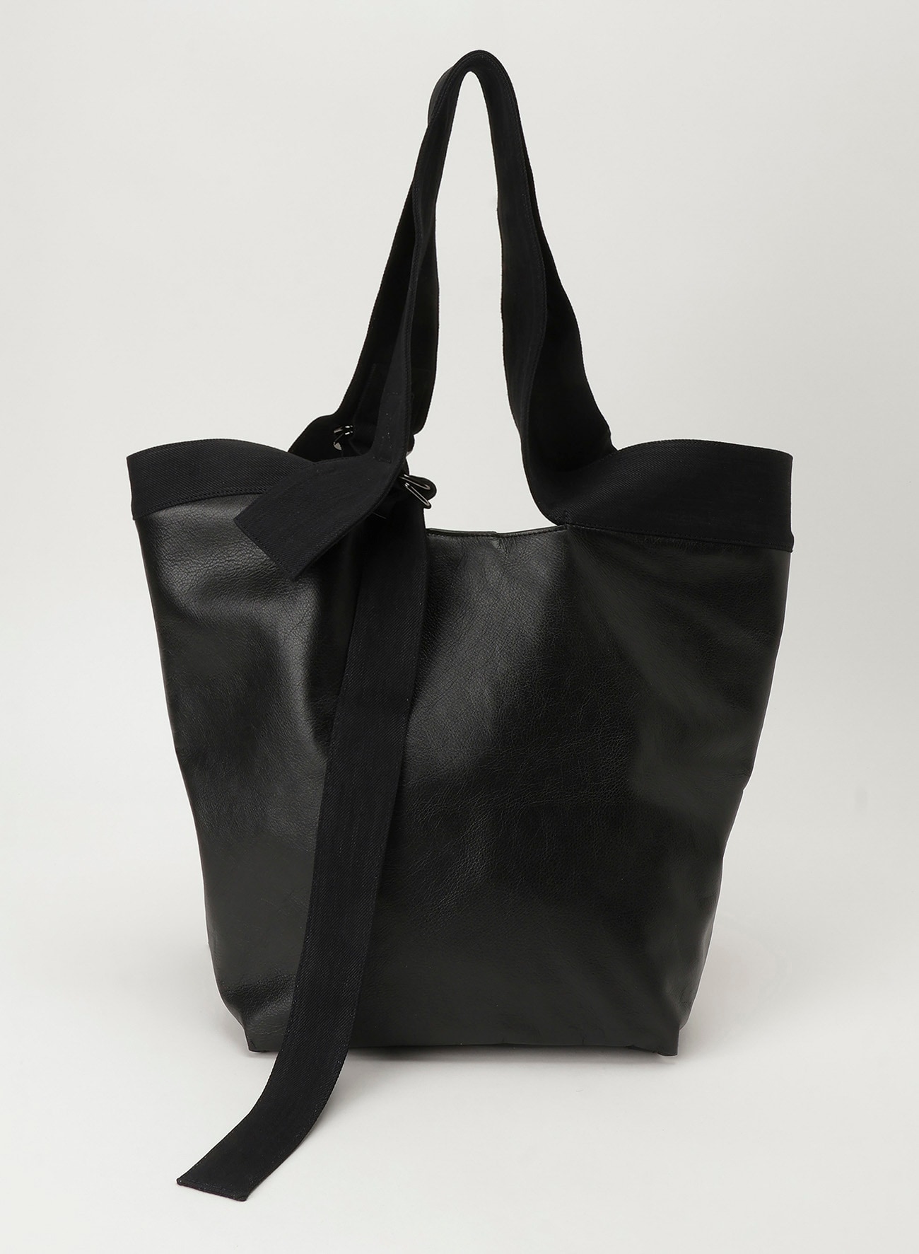 Belt tote