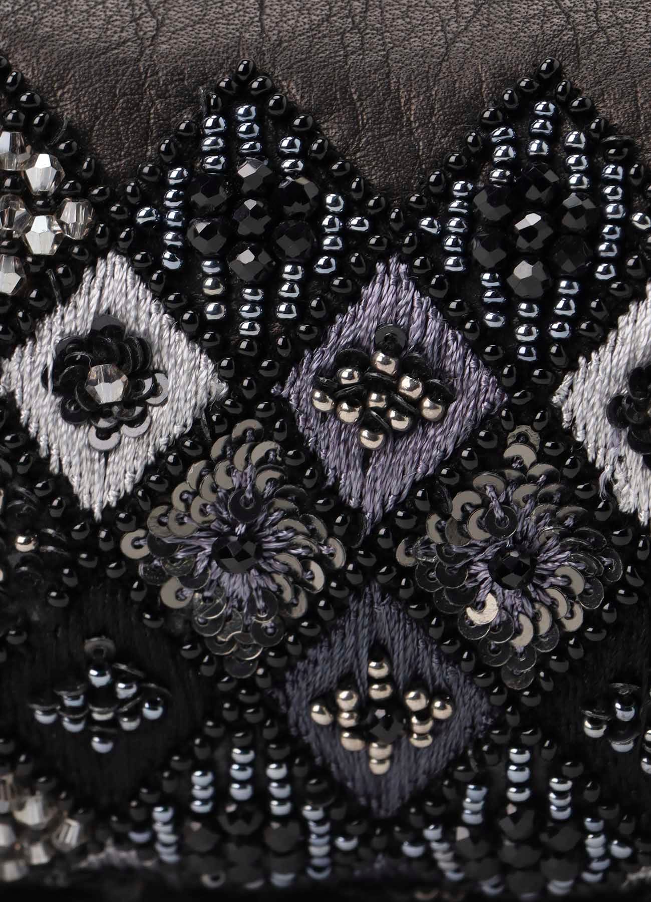 CHARM POUCH EMBROIDERY