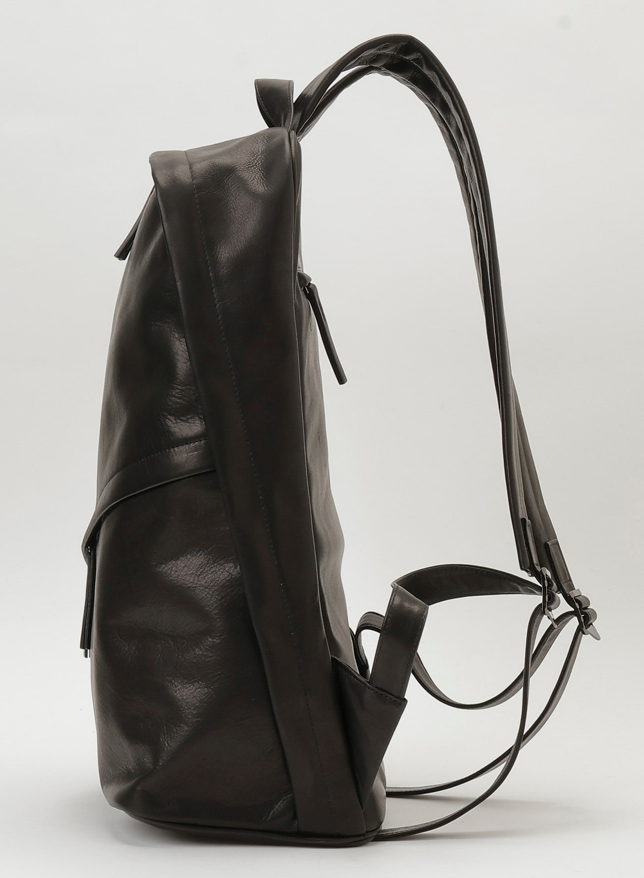Diagonal backpack【9/26 12:00 Release】