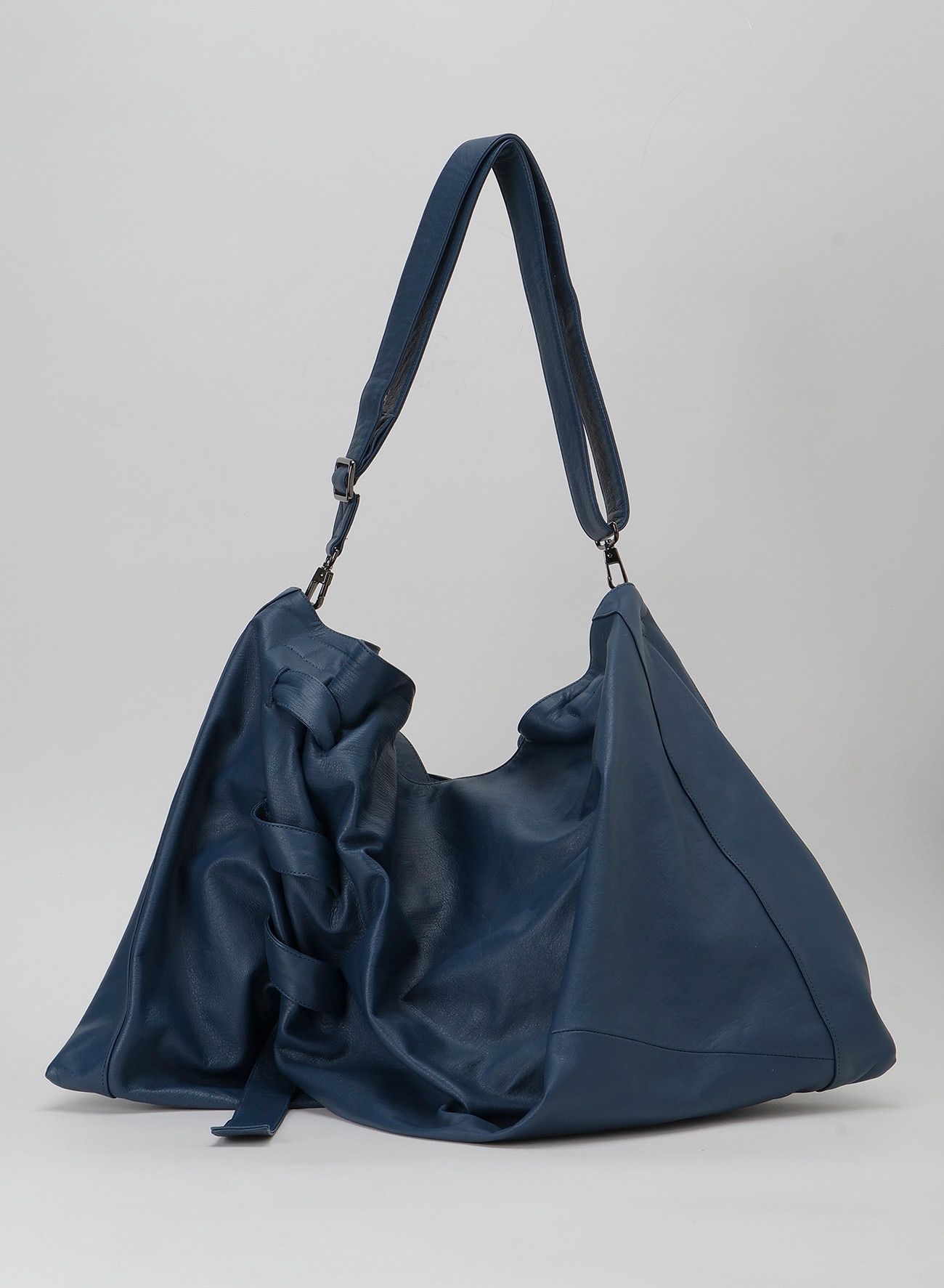 RIBBON TOTE【9/5 12:00 Release】(FREE SIZE Navy): discord