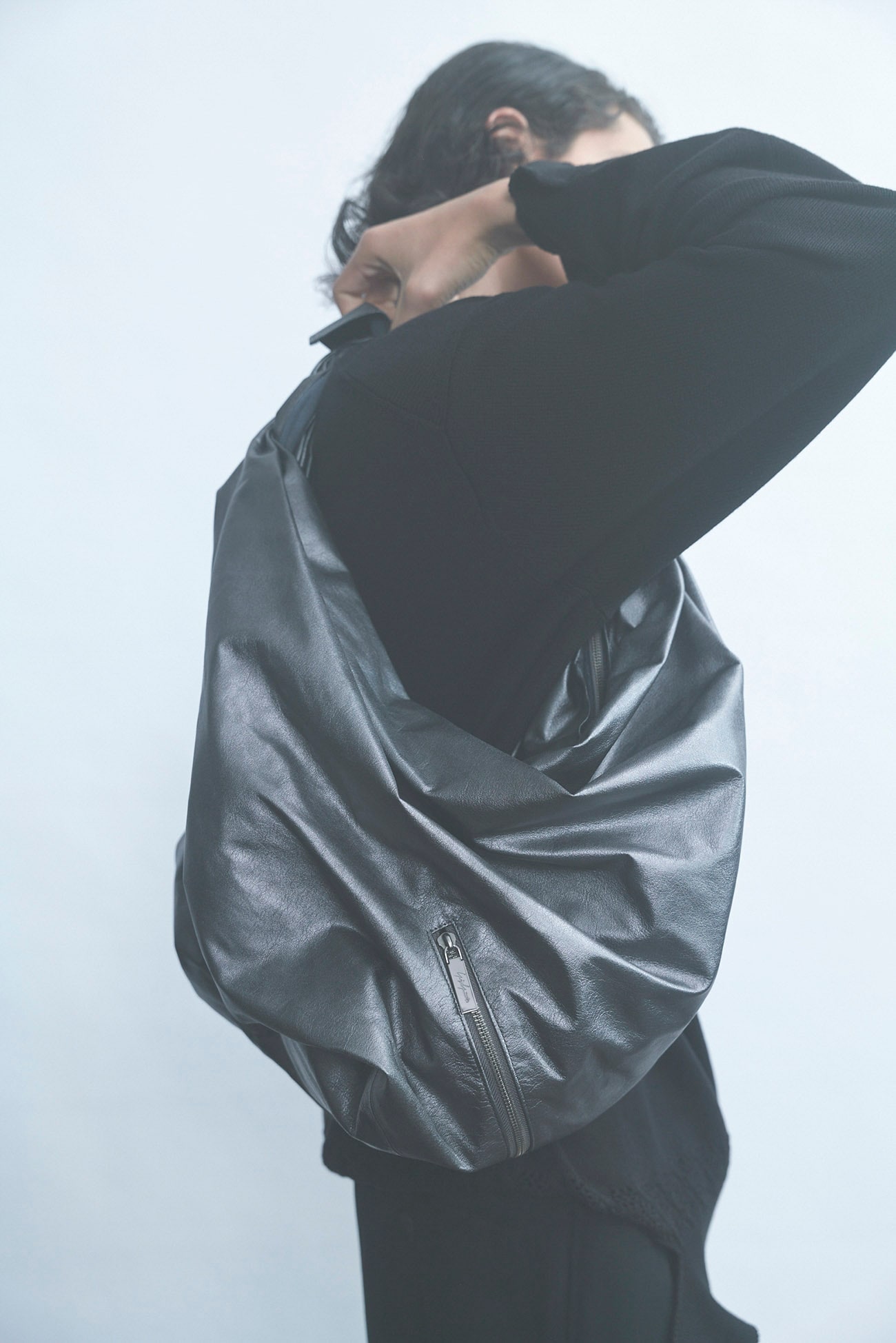 DRAPED ZIP BAG【9/26 12:00 Release】