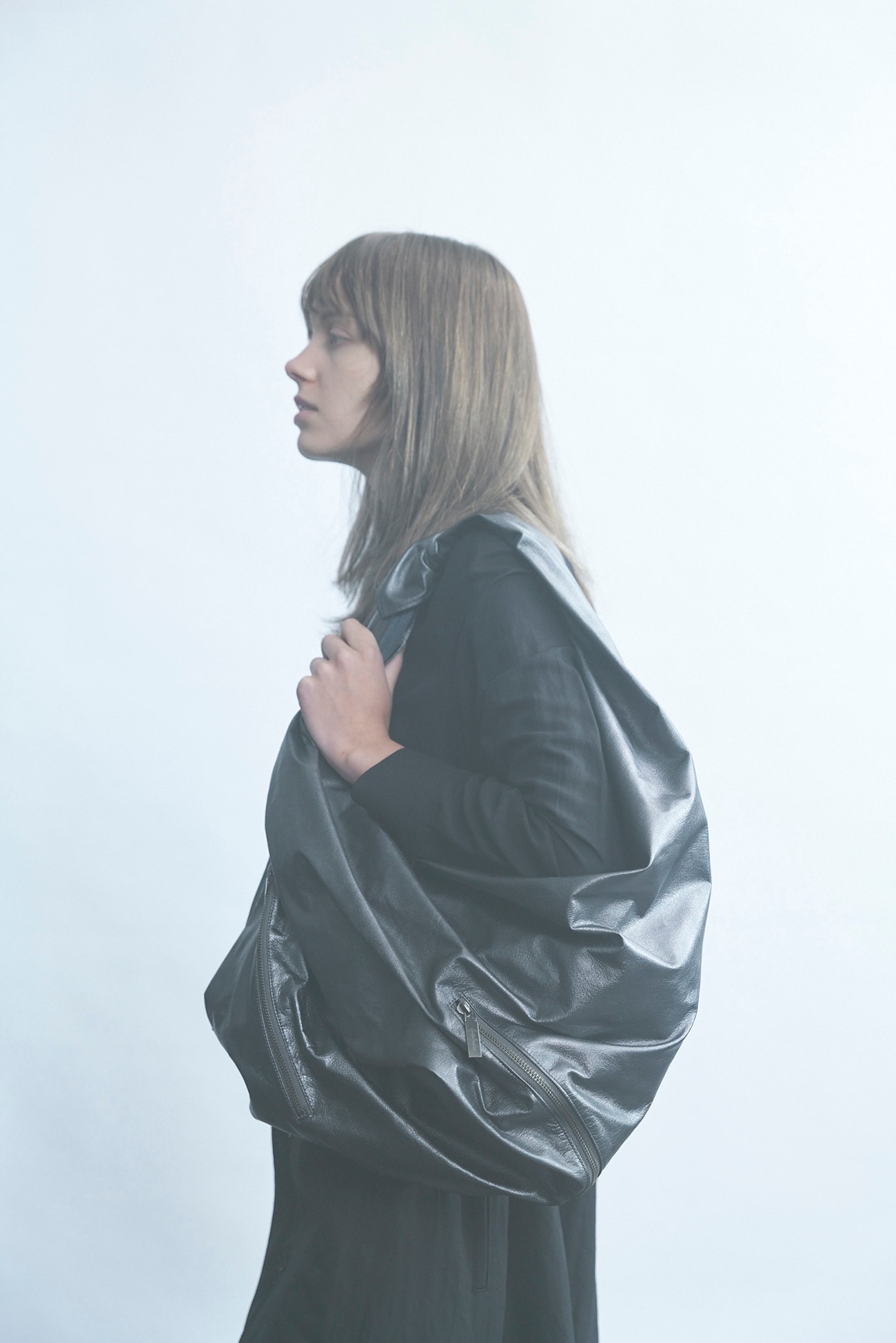 DRAPED ZIP BAG【9/26 12:00 Release】