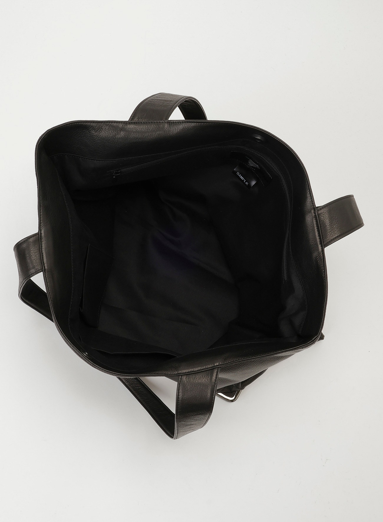 Clasp tote LL【11/21 12:00 Release】