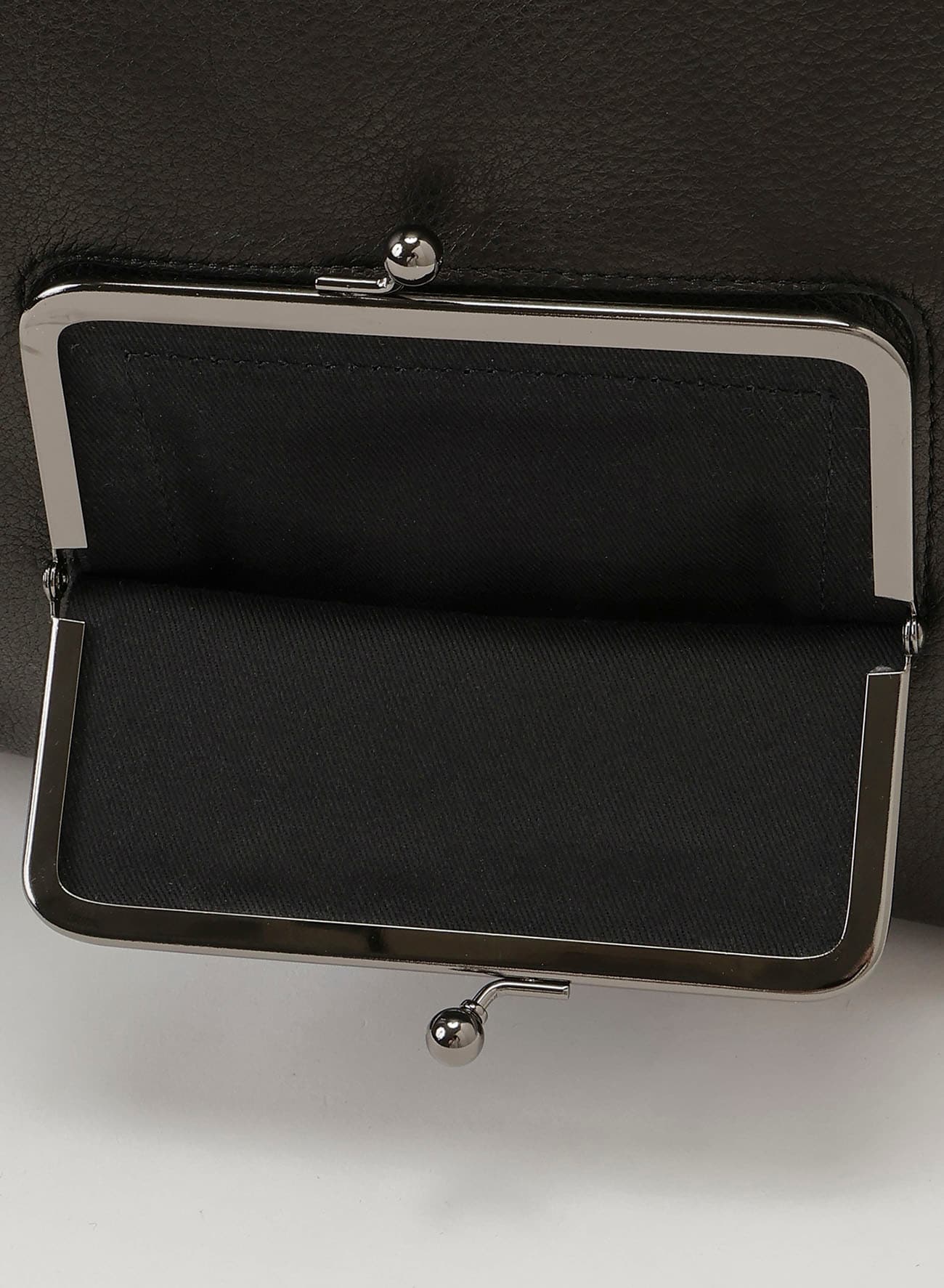 Clasp tote LL【11/21 12:00 Release】