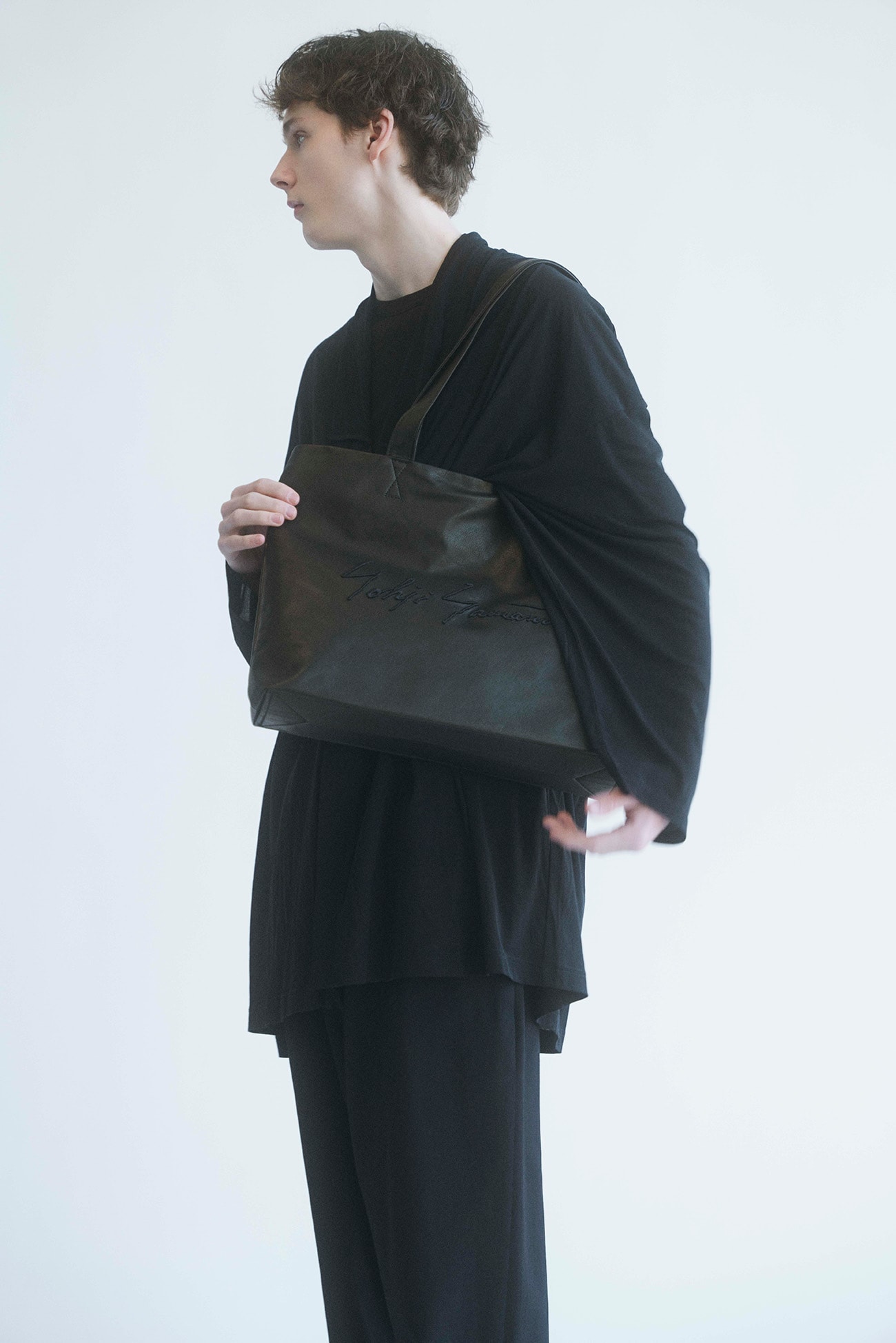 Signature tote(M)(2026/10/16 12:00 Release)