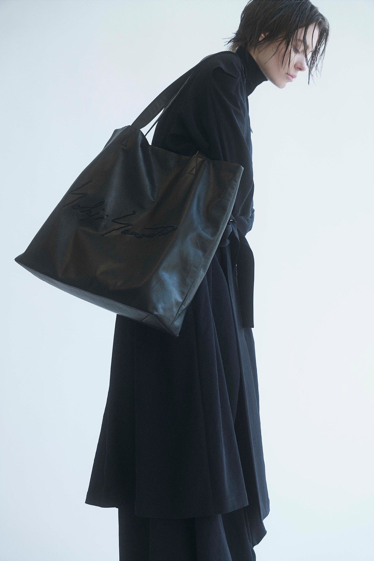 Signature tote(L)(2026/10/16 12:00 Release)