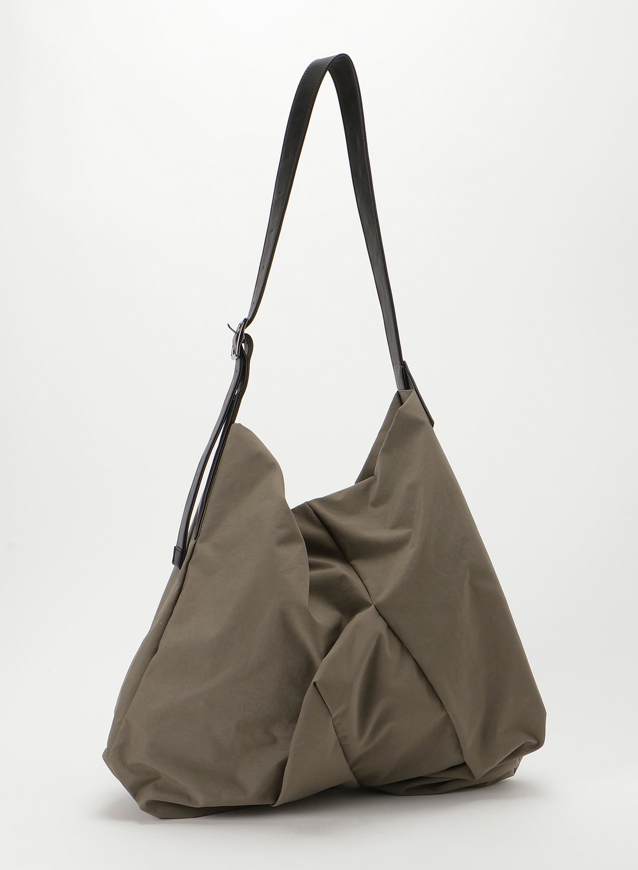 Angular bag(Wrinkle Nylon)(2026/11/6 12:00 Release)