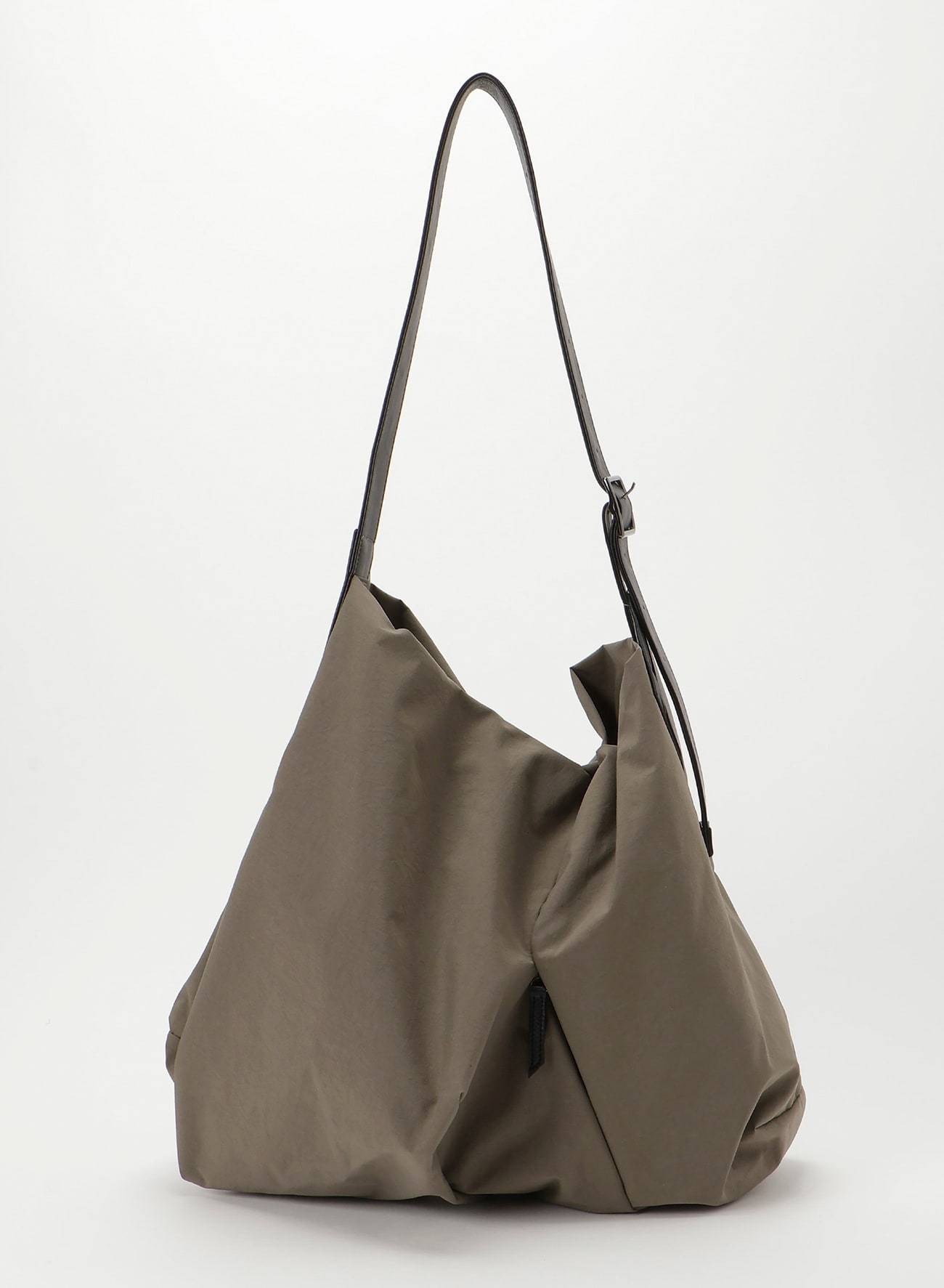 Angular bag(Wrinkle Nylon)(2026/11/6 12:00 Release)