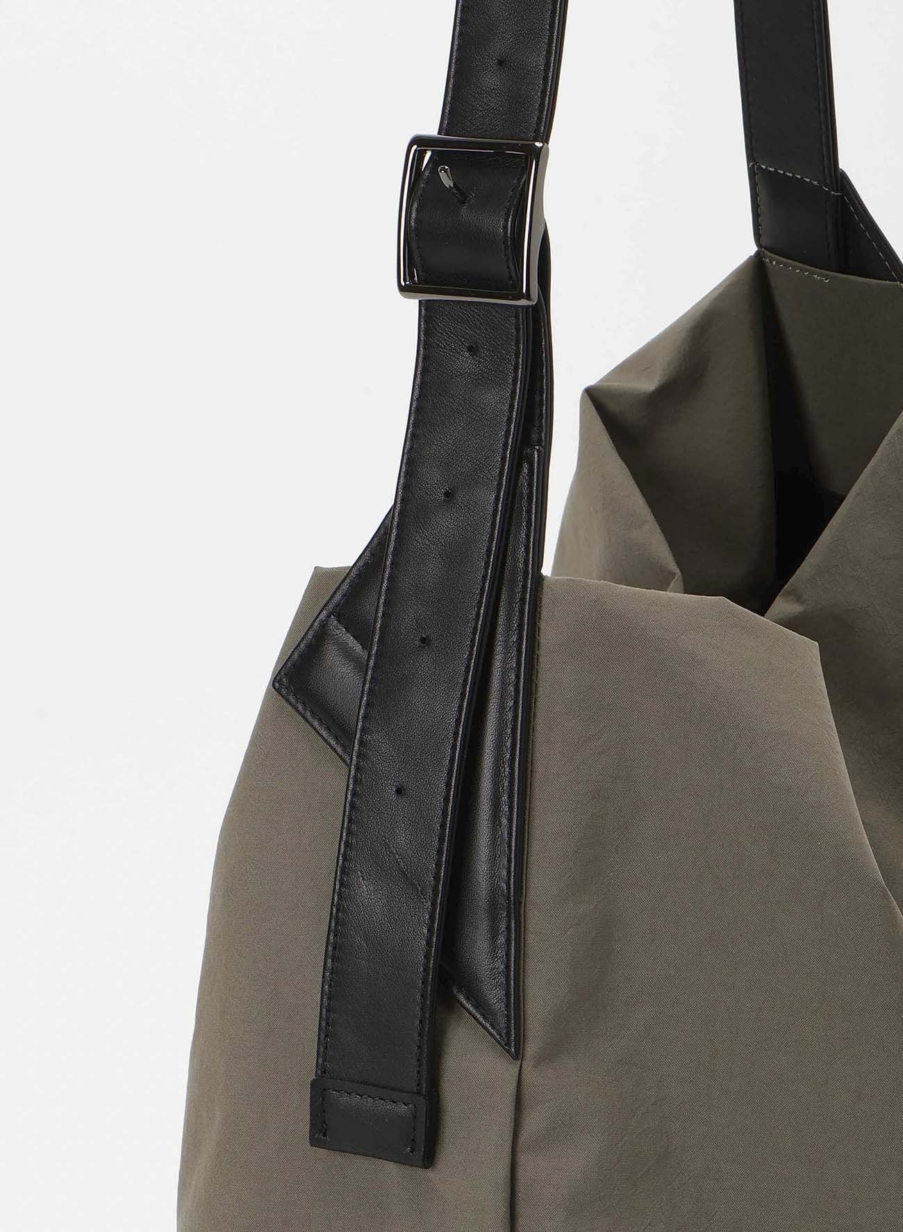 Angular bag(Wrinkle Nylon)(2026/11/6 12:00 Release)