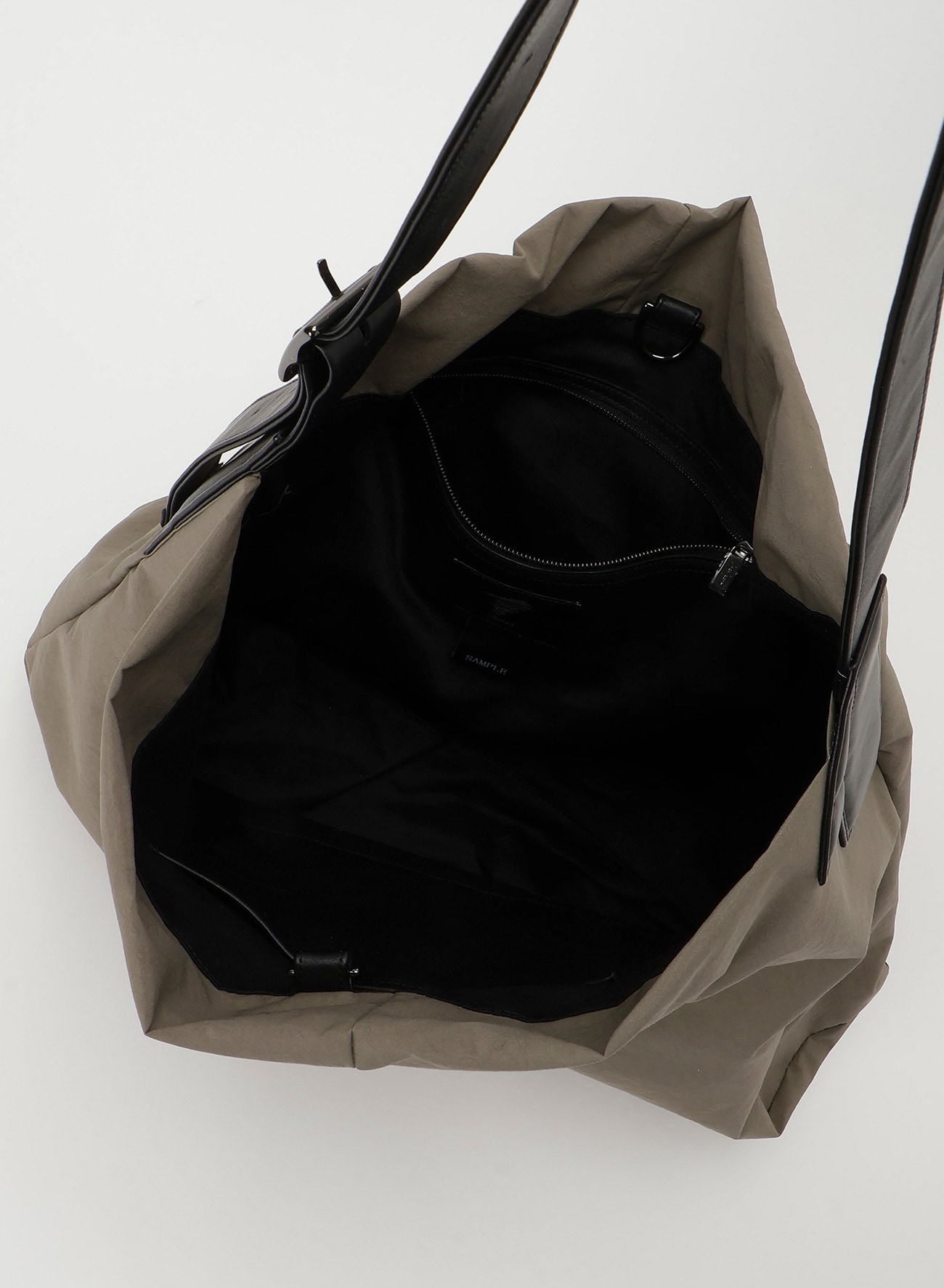 Angular bag(Wrinkle Nylon)(2026/11/6 12:00 Release)