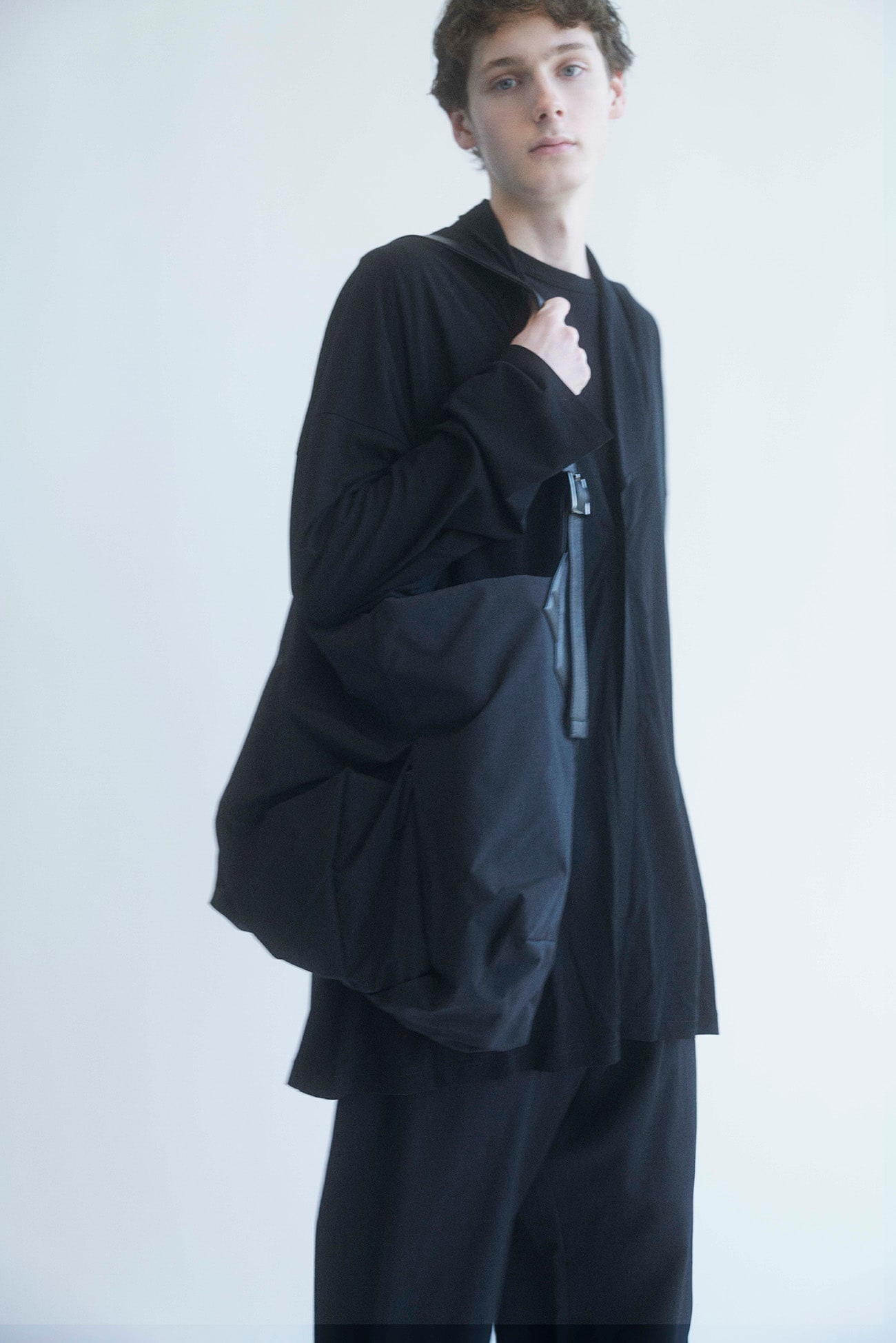 Angular bag(Wrinkle Nylon)(2026/11/6 12:00 Release)