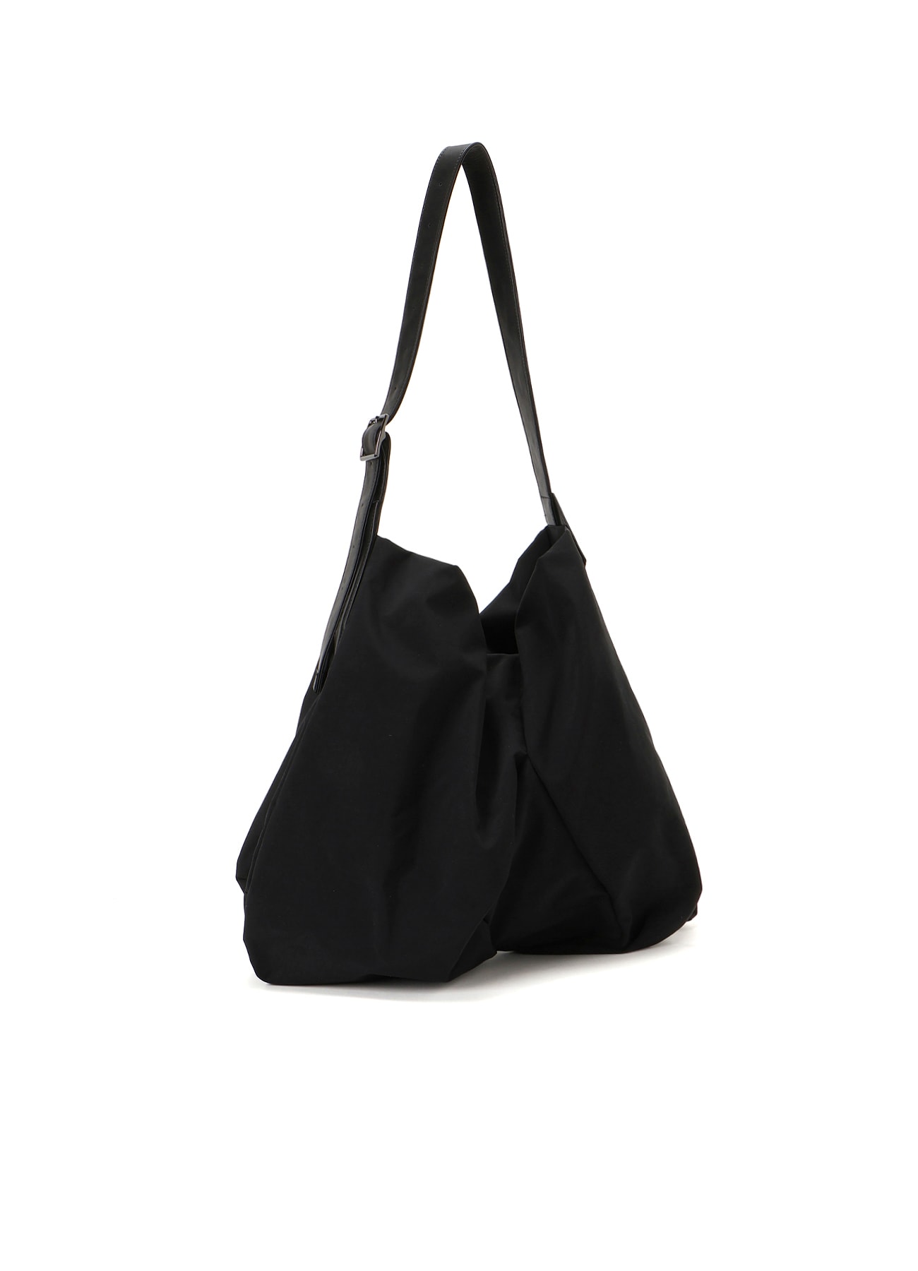 Angular bag(Wrinkle Nylon)(2026/11/6 12:00 Release)