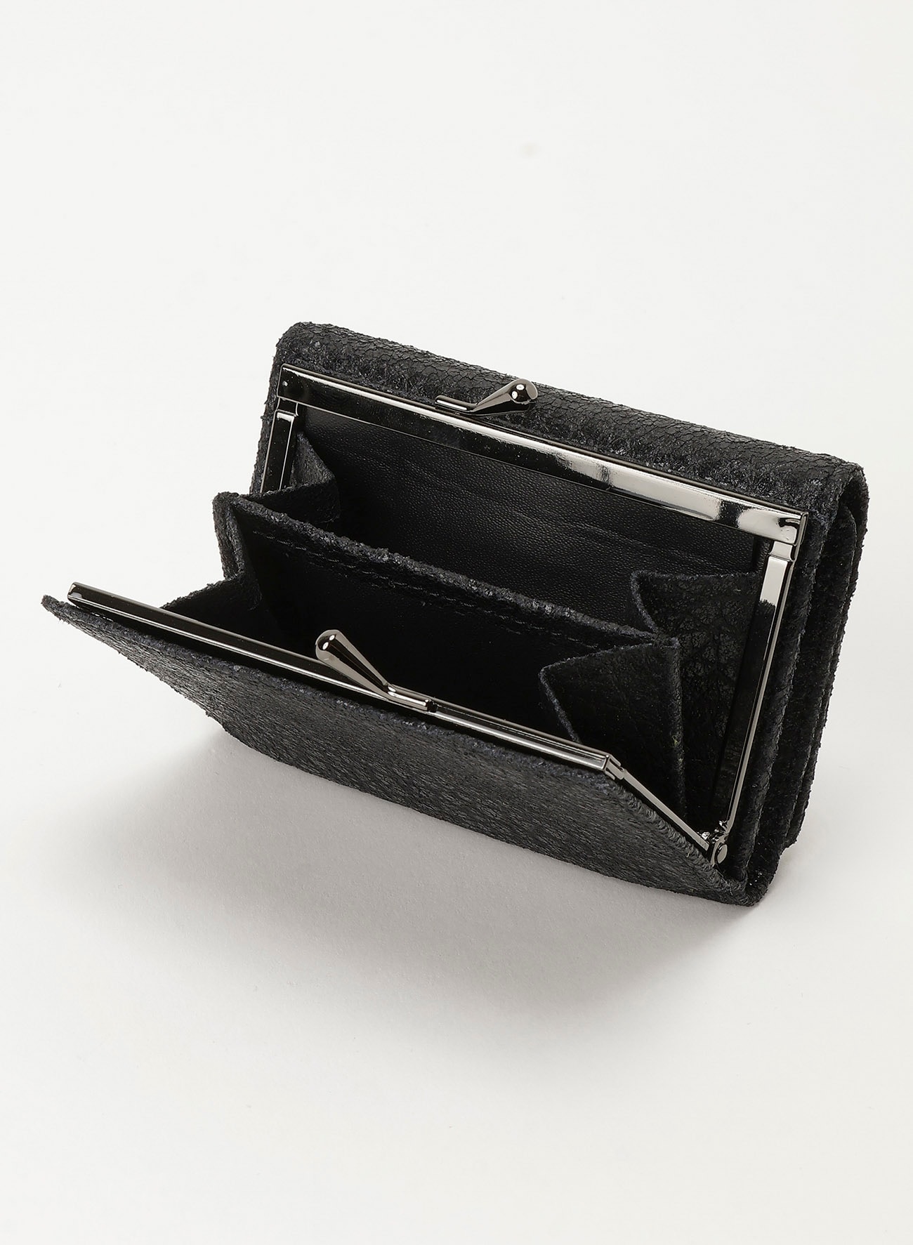 Clasp trifold wallet(2026/10/2 12:00 Release)