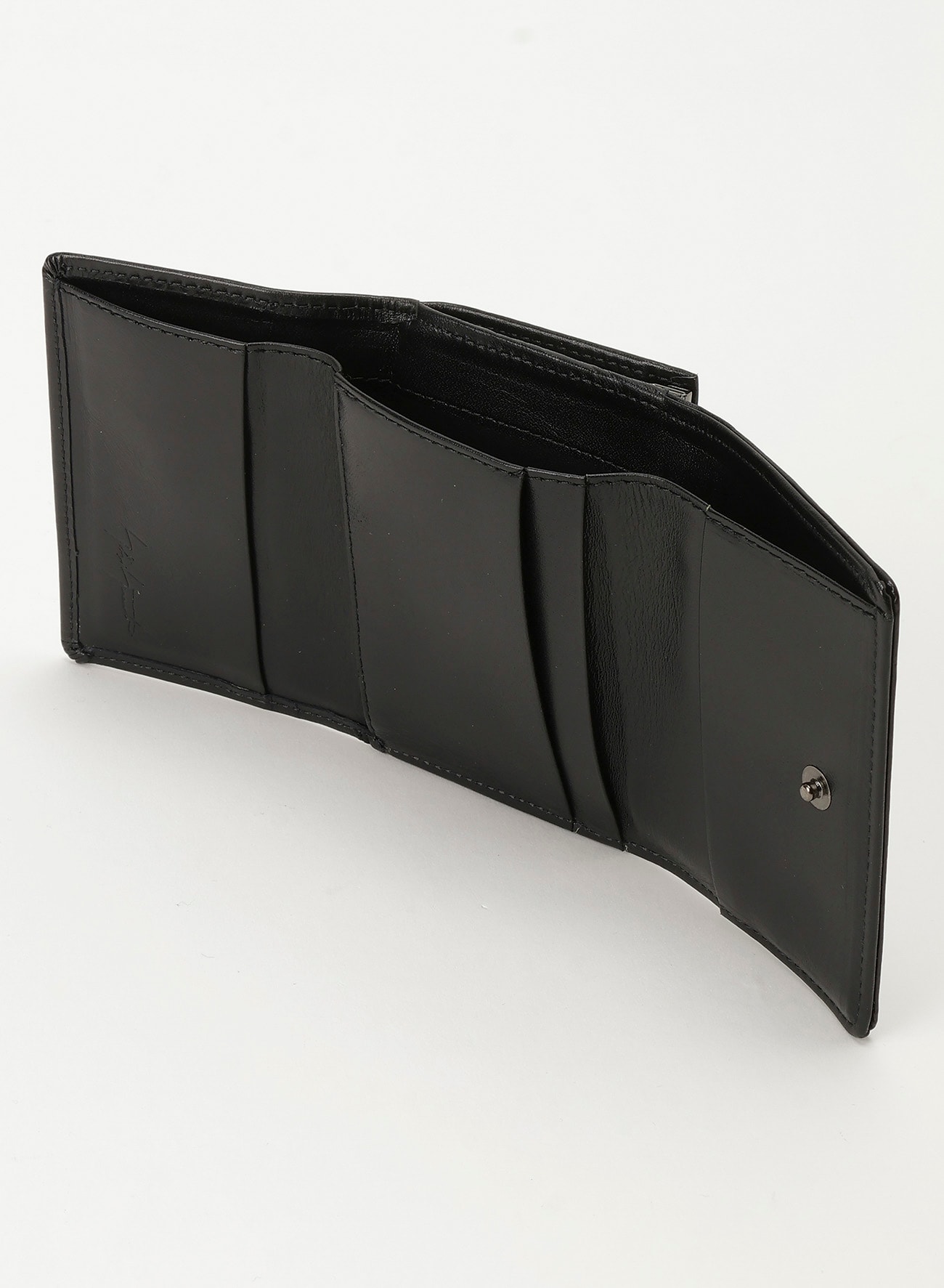 Clasp trifold wallet(2026/10/2 12:00 Release)