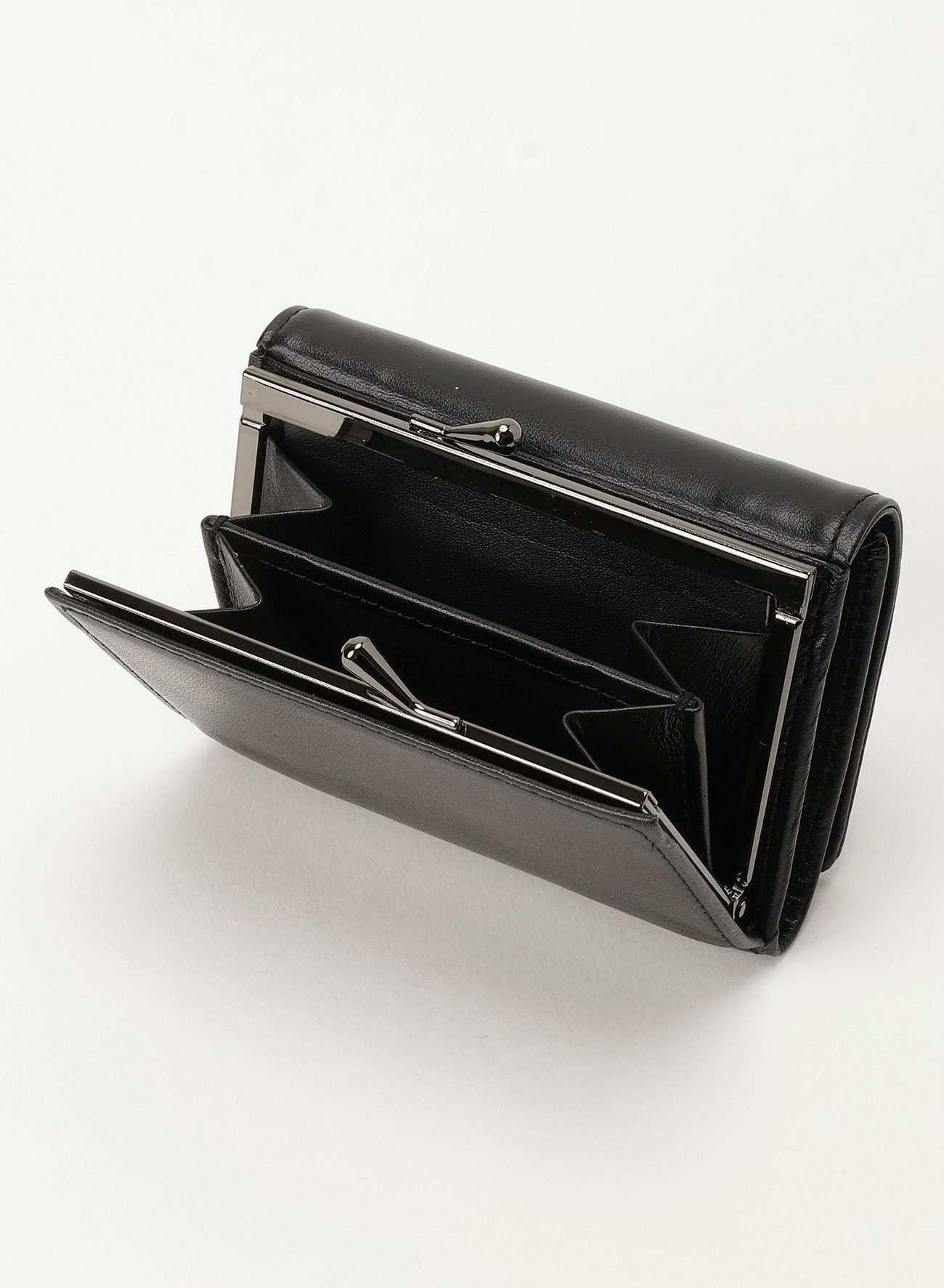 Clasp trifold wallet(2026/10/2 12:00 Release)