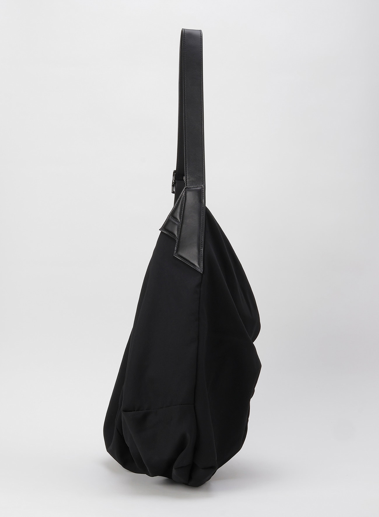 Angular bag(Nylon)(2026/11/6 12:00 Release)