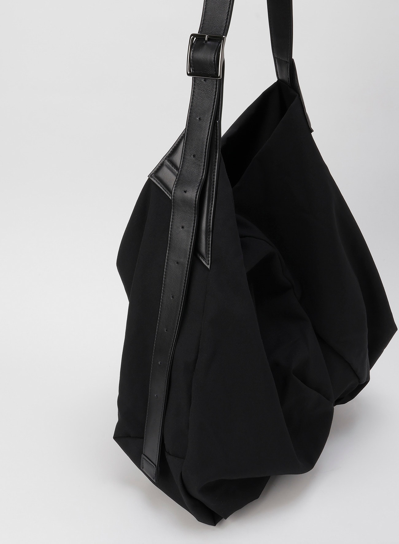 Angular bag(Nylon)(2026/11/6 12:00 Release)