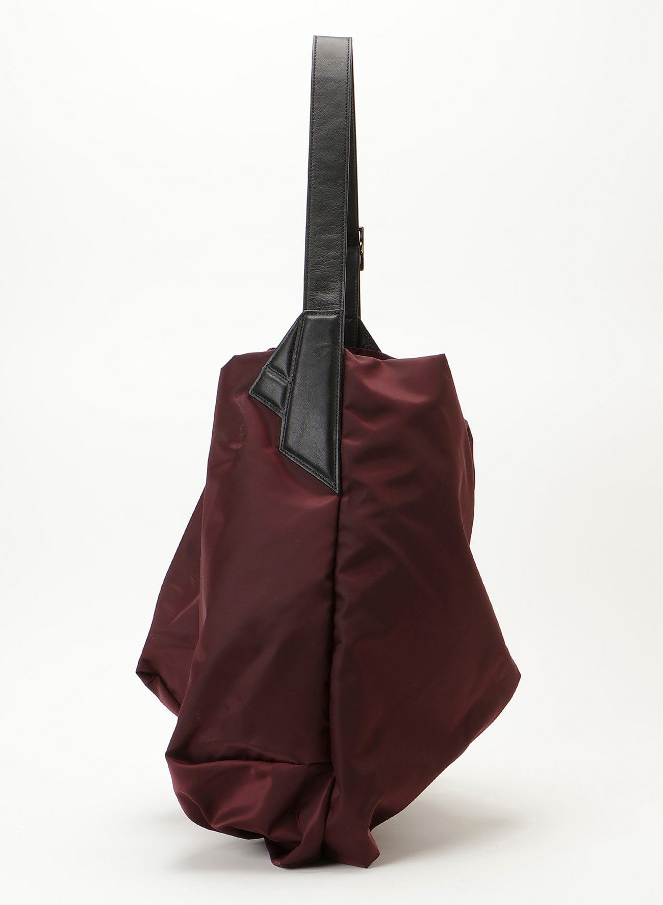 Angular bag(Nylon)(2026/10/2 12:00 Release)