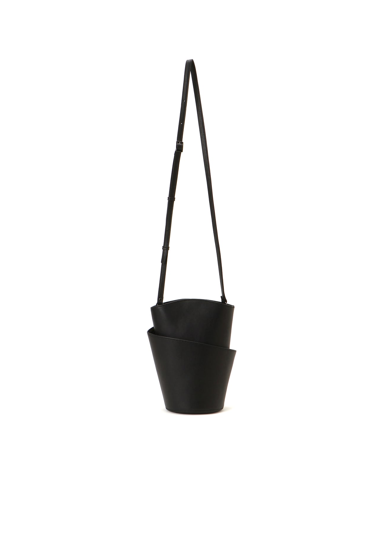 Twist bucket pochette bag(2026/10/2 12:00 Release)