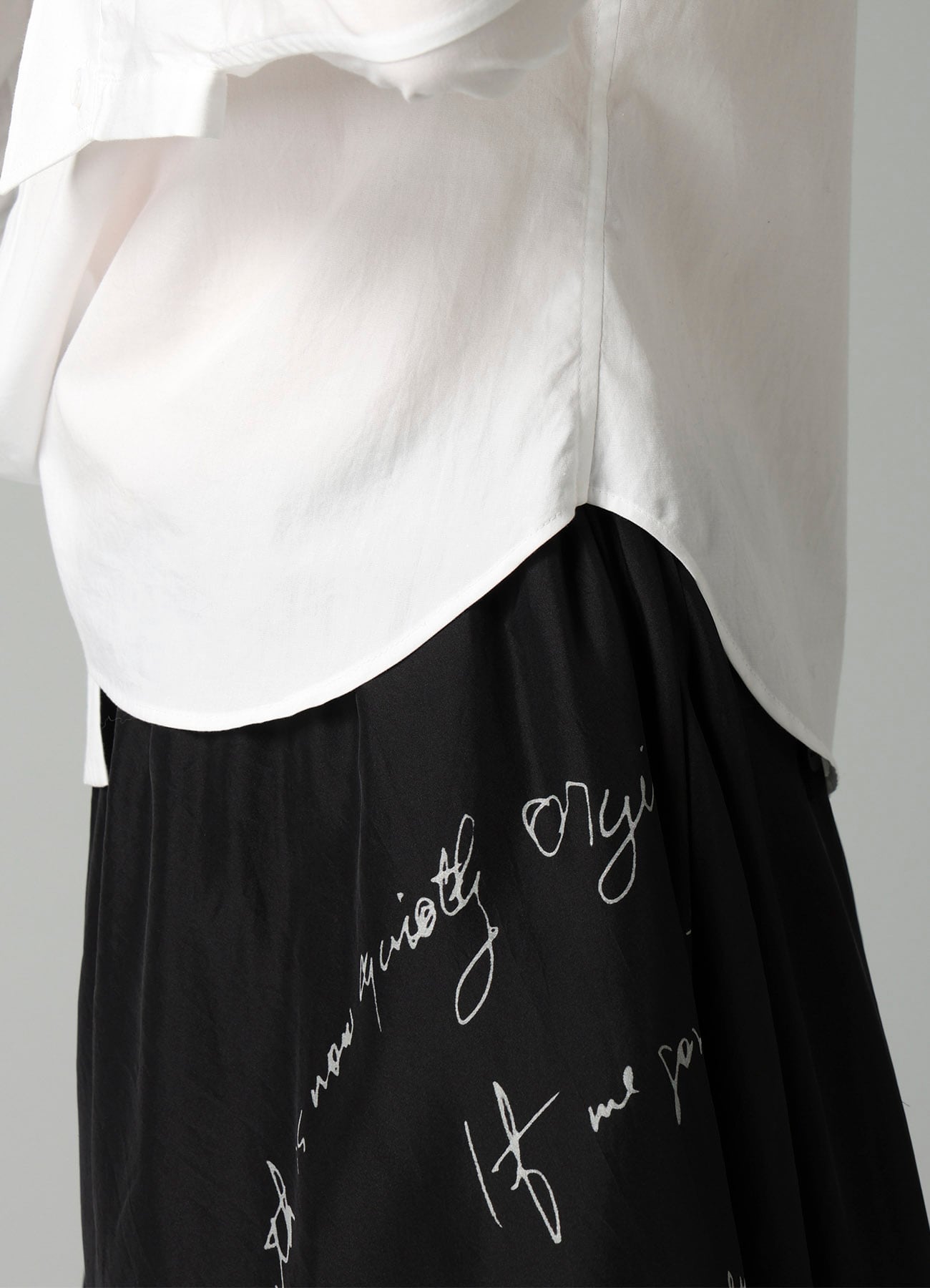 BROAD CUFF DETAIL BLOUSE