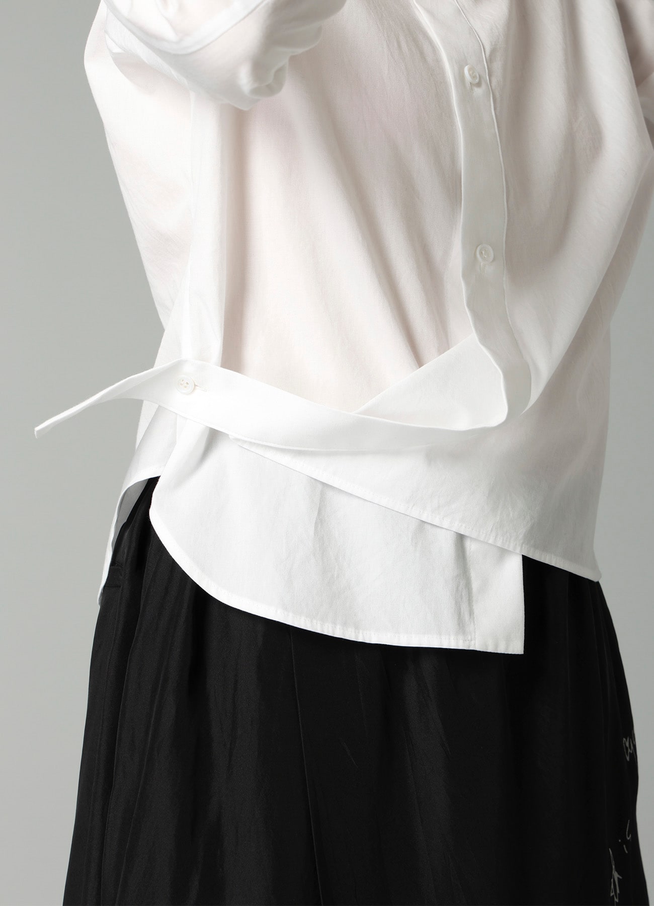 BROAD CUFF DETAIL BLOUSE