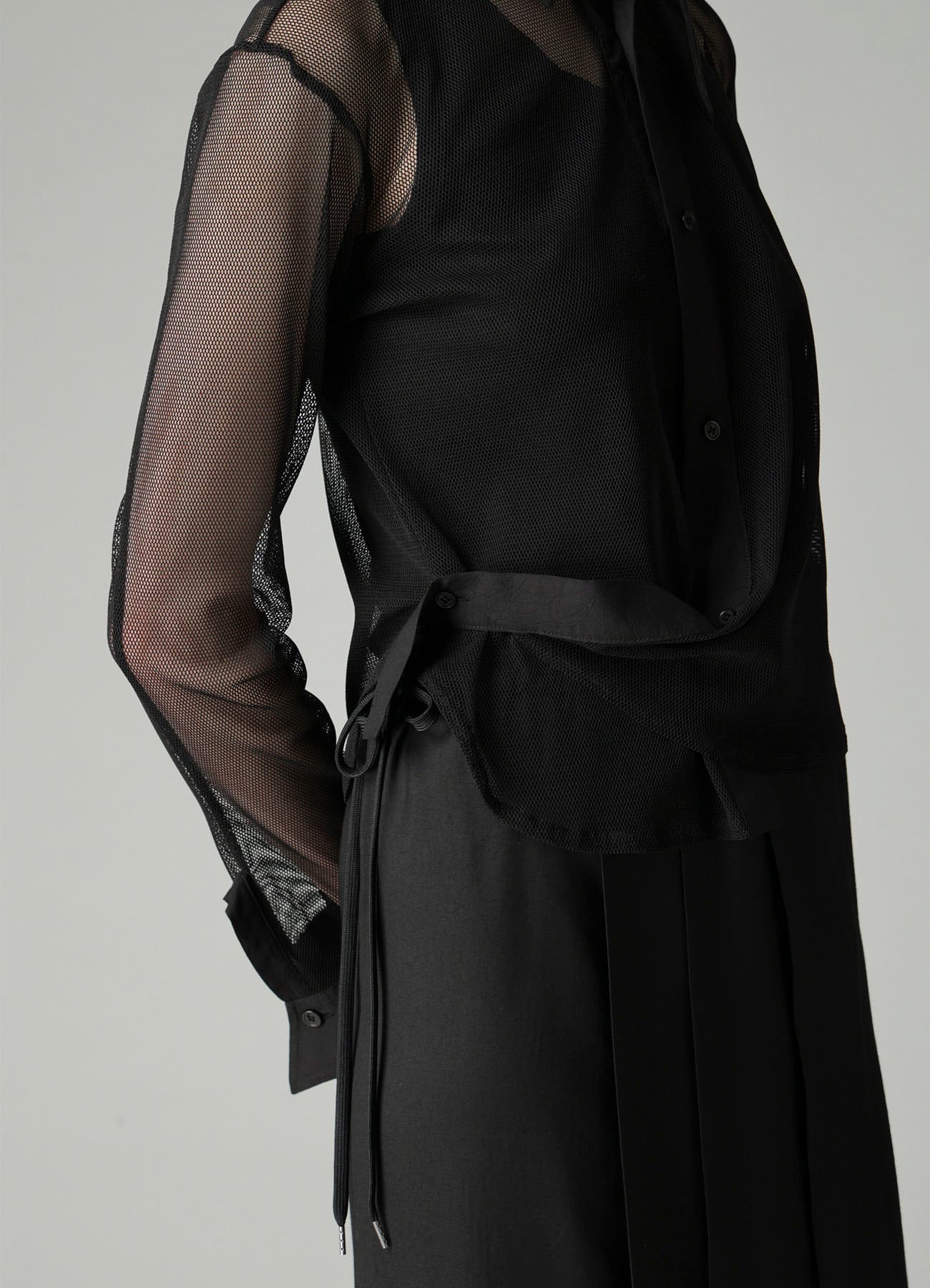 Pe/TULLE  CUFF DETAIL BLOUSE