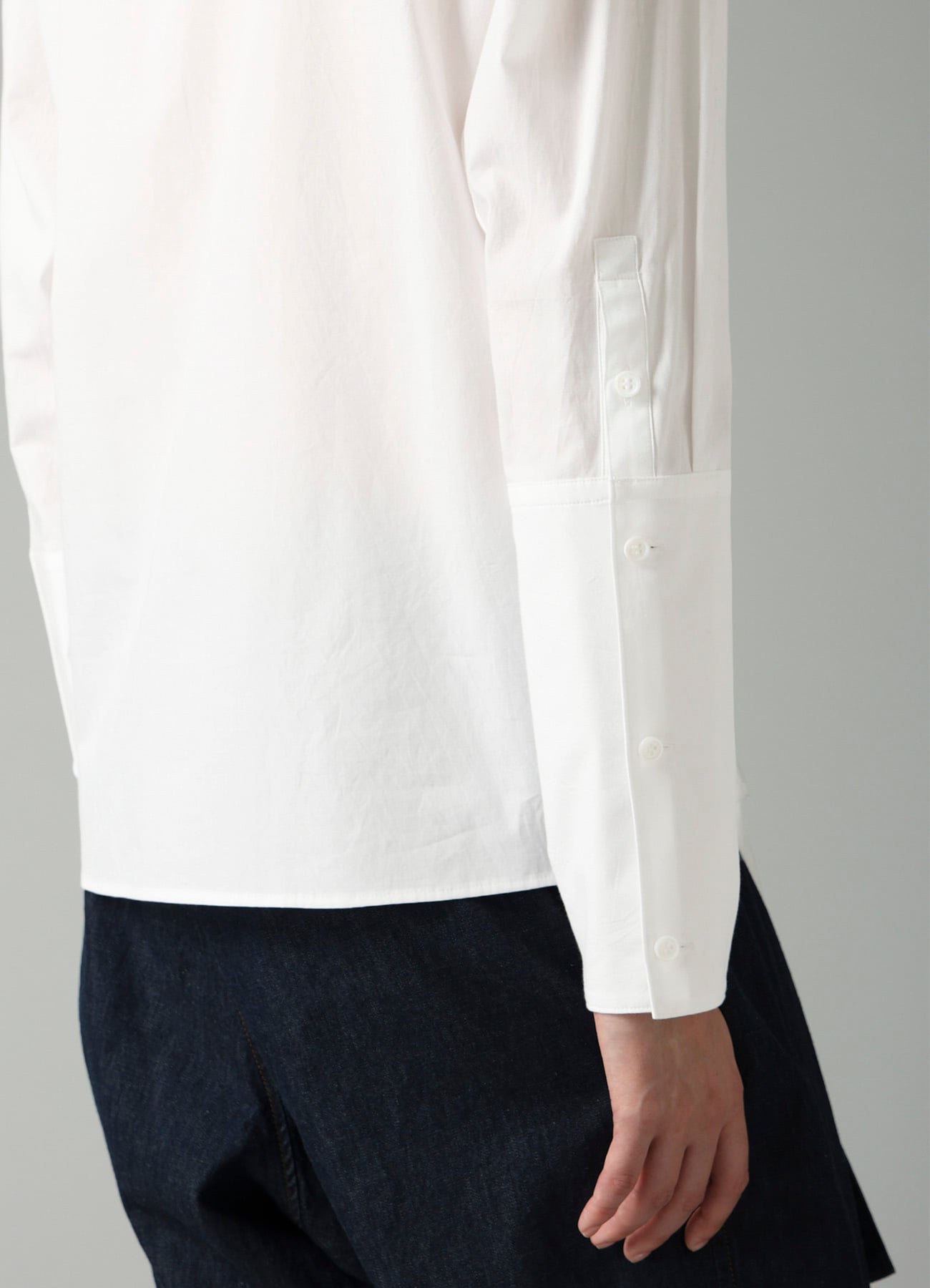 BROAD GATHER DETAIL SHIRT