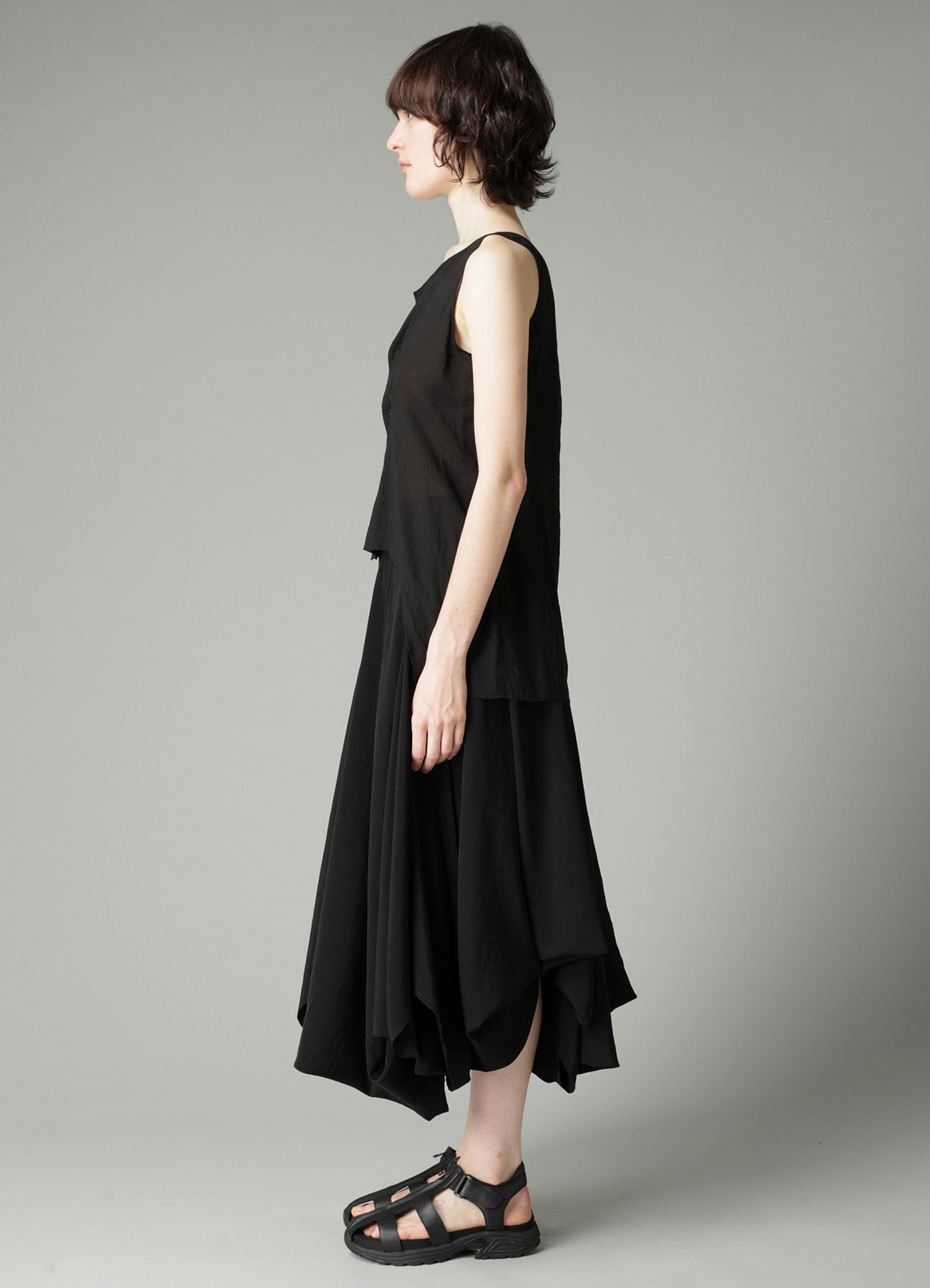 CELLULOSE LAWN SLEEVELESS BLOUSE