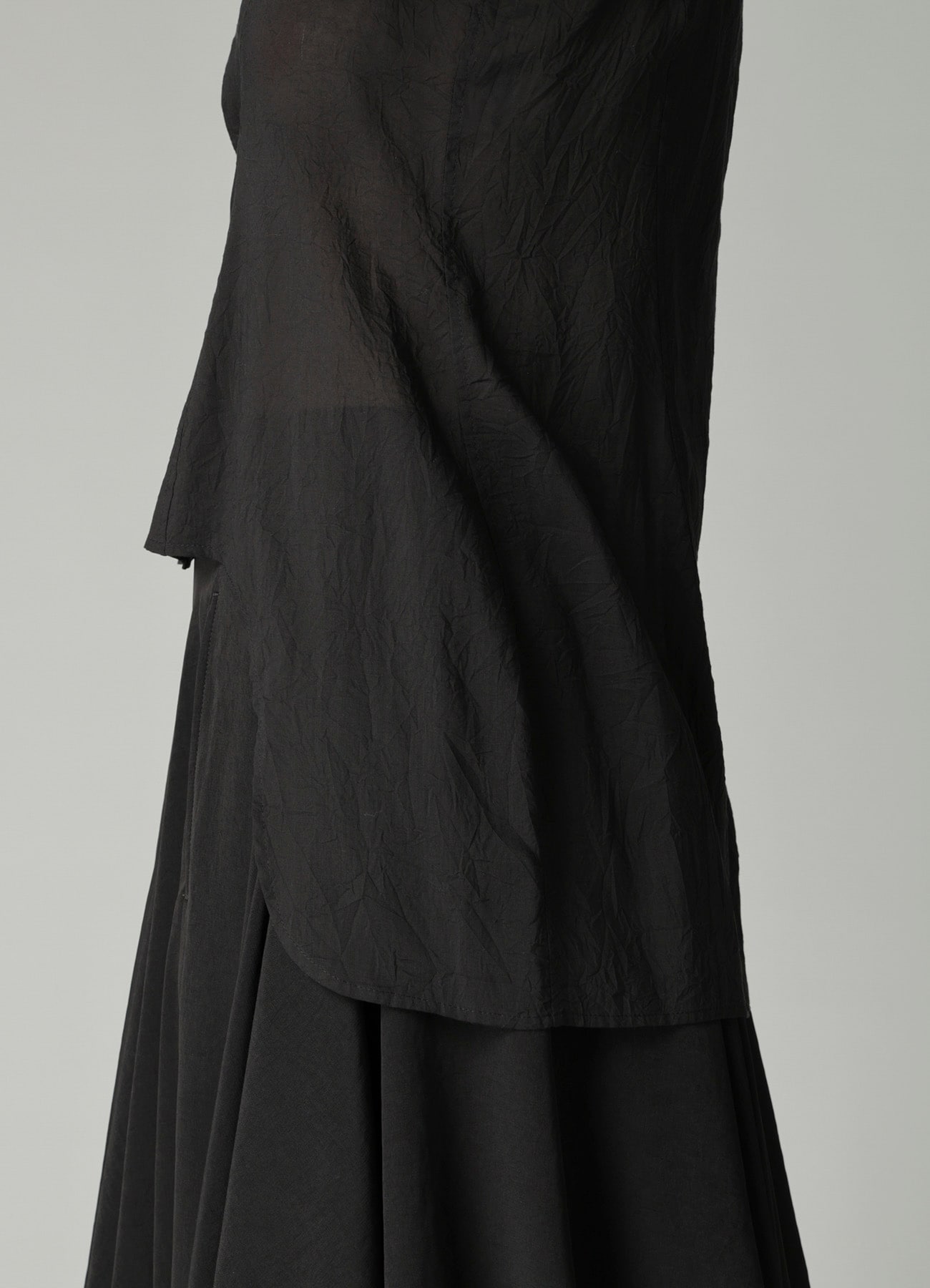 CELLULOSE LAWN SLEEVELESS BLOUSE