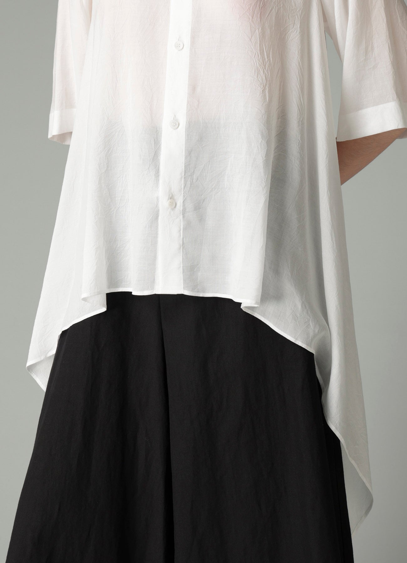 CELLULOSE LAWN FLOUNCE SHORT SLV BLOUSE