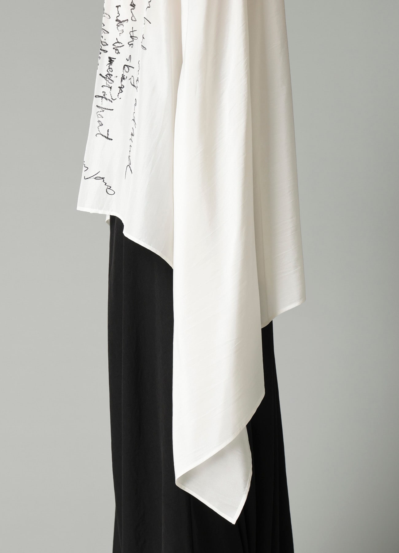 MESSAGE PT 1 FLOUNCE SHORT SLV BLOUSE