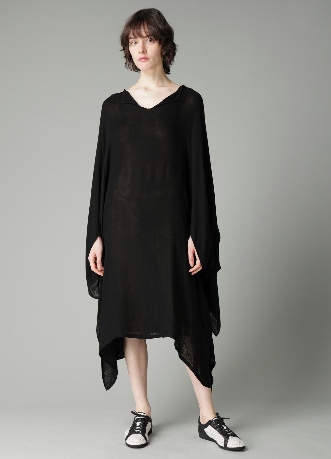 Ry DOUBLE LAYER GAUZE V NECK SLIT DRESS