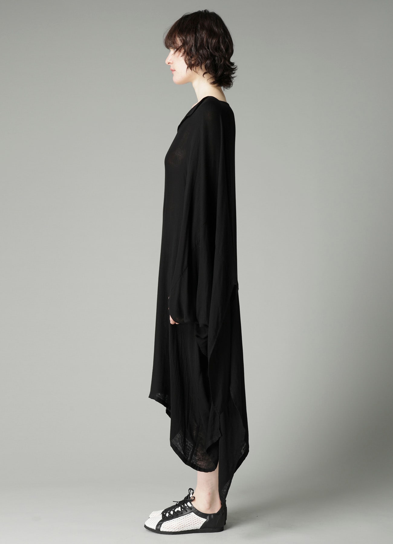 Ry DOUBLE LAYER GAUZE V NECK SLIT DRESS