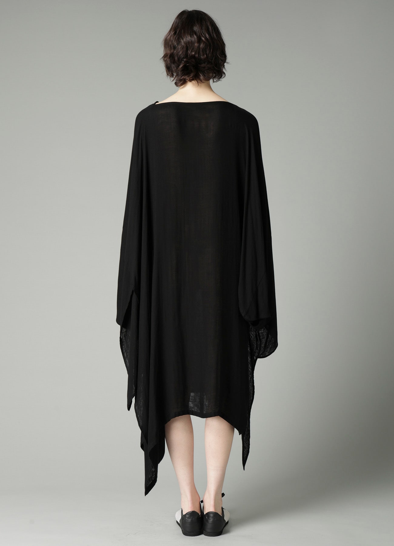 Ry DOUBLE LAYER GAUZE V NECK SLIT DRESS