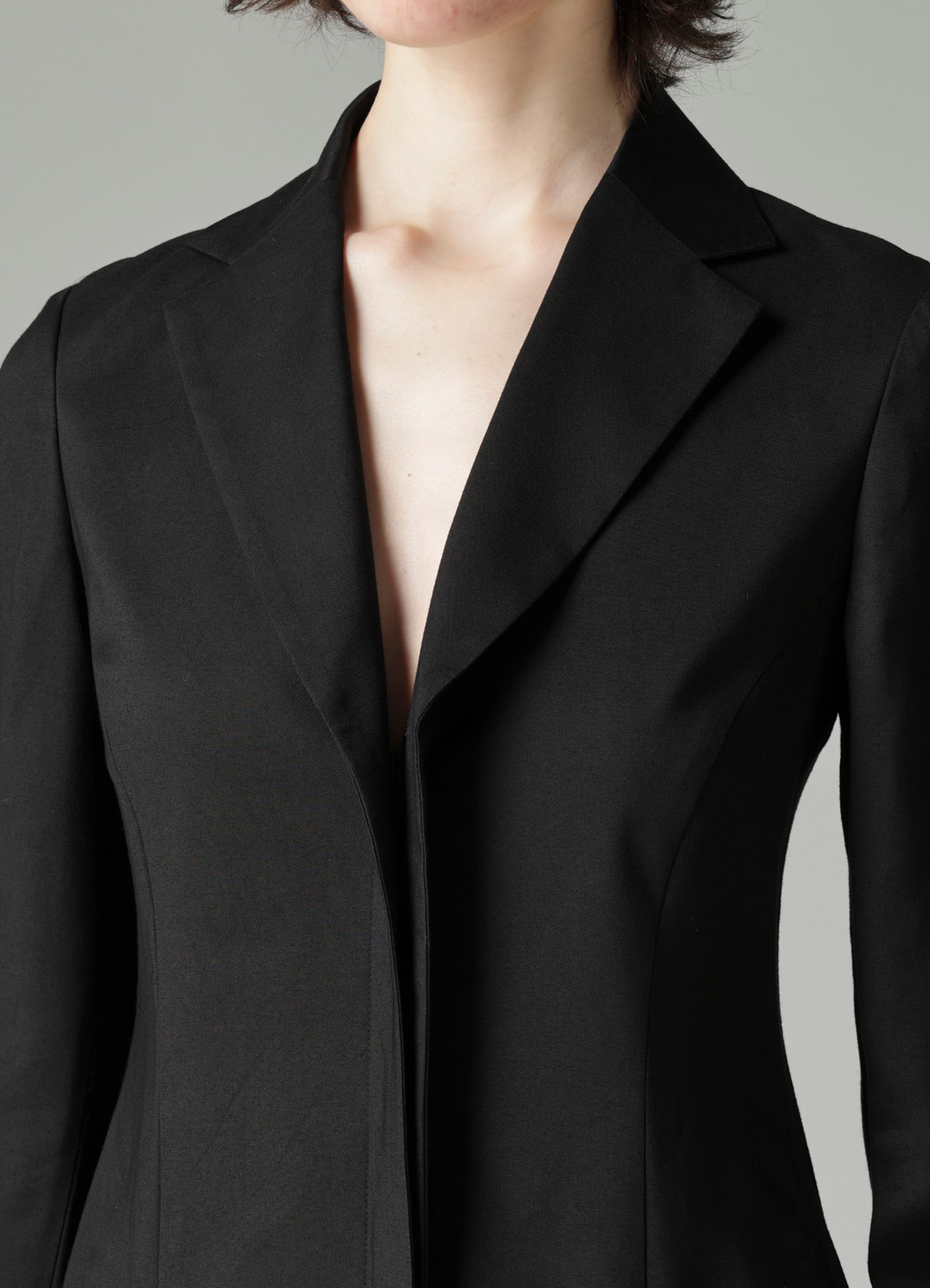 VISCOSE TWILL SIDE GATHER DETAIL ZIP DRESS