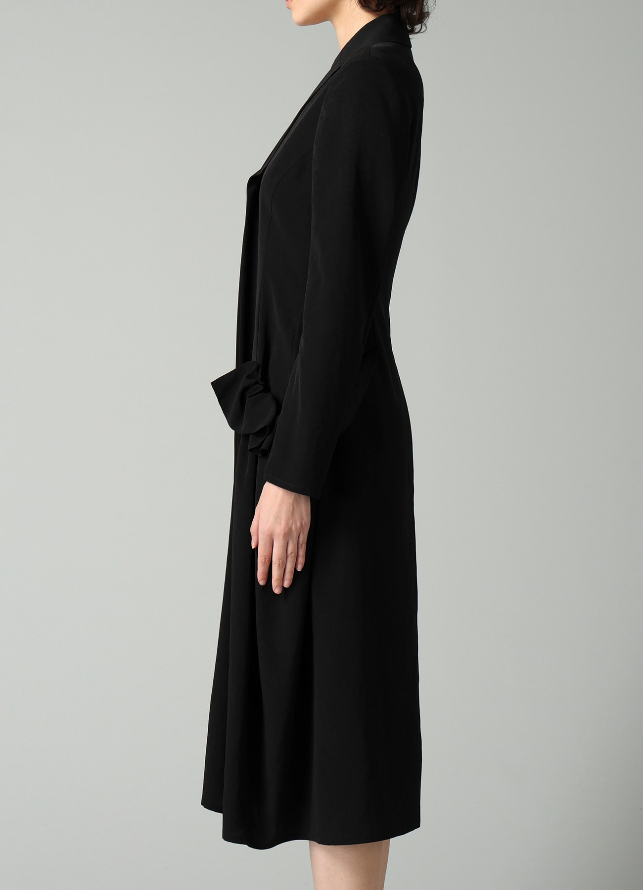 Ta/Pe CREPE DE CHINE SIDE GATHER DETAIL ZIP DRESS