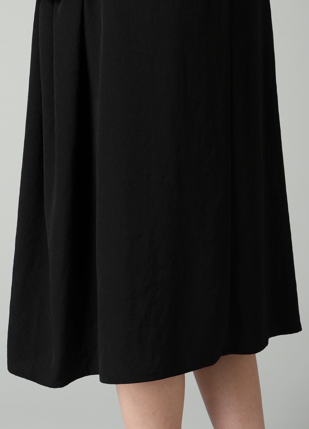 Ta/Pe CREPE DE CHINE SIDE GATHER DETAIL ZIP DRESS