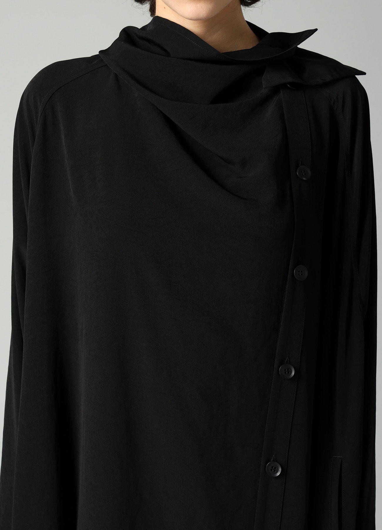 Ta/Pe CREPE DE CHINE STOLE DETAIL DRAPED DRESS