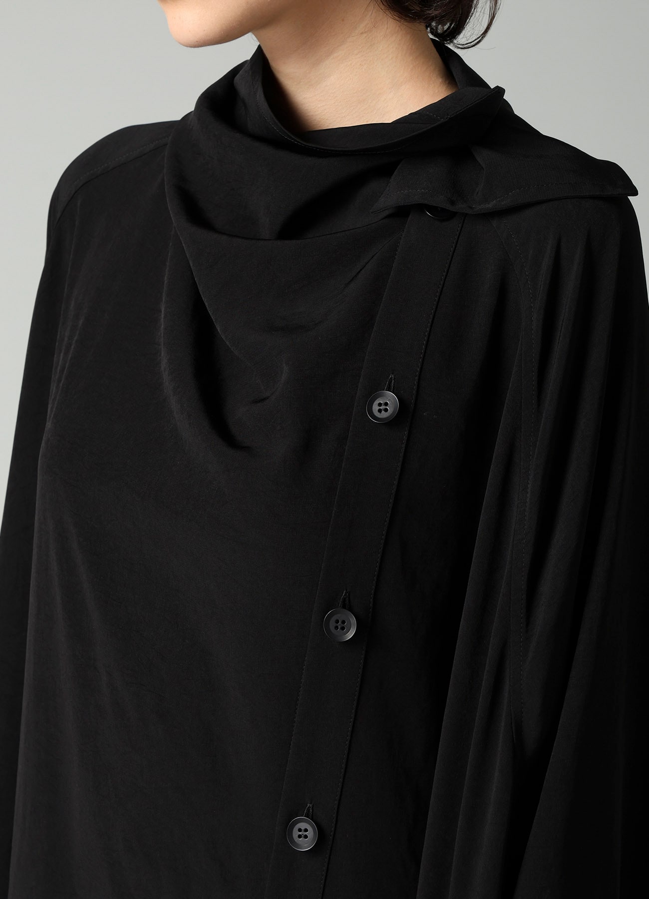 Ta/Pe CREPE DE CHINE STOLE DETAIL DRAPED DRESS