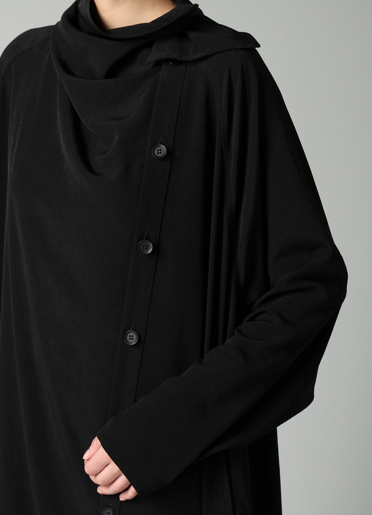 Ta/Pe CREPE DE CHINE STOLE DETAIL DRAPED DRESS