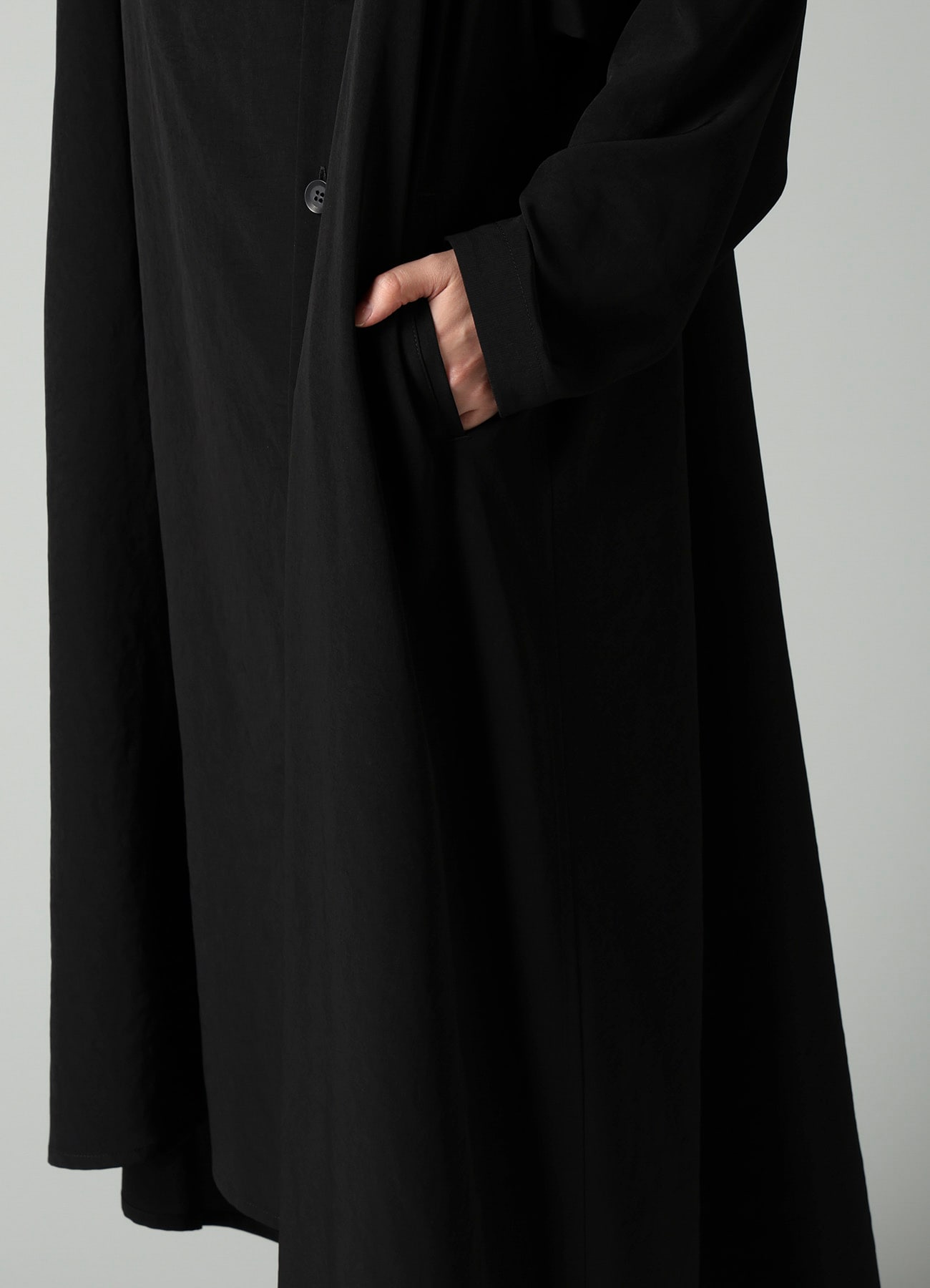 Ta/Pe CREPE DE CHINE STOLE DETAIL DRAPED DRESS