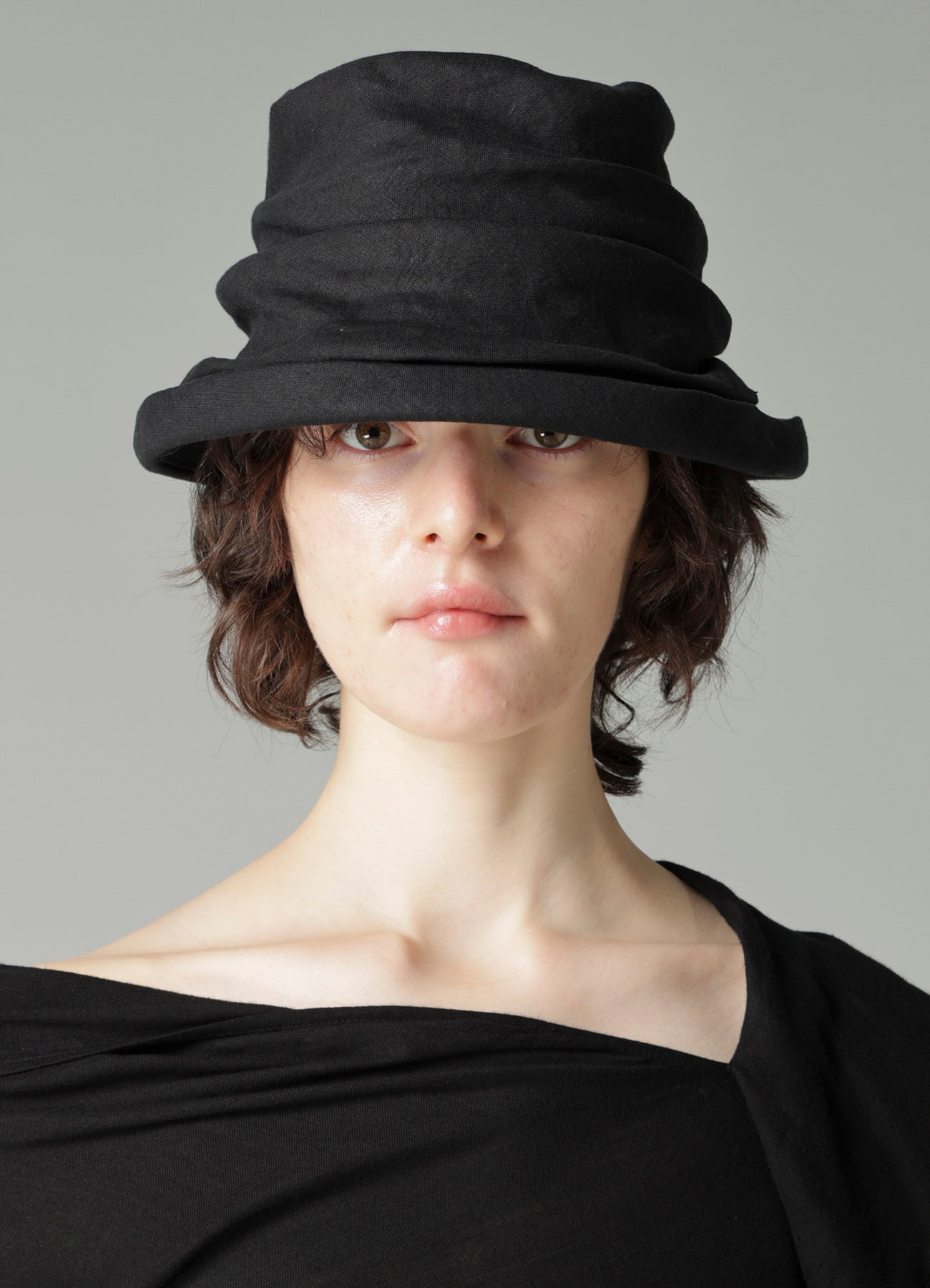 LINEN DRAPED BUCKET HAT