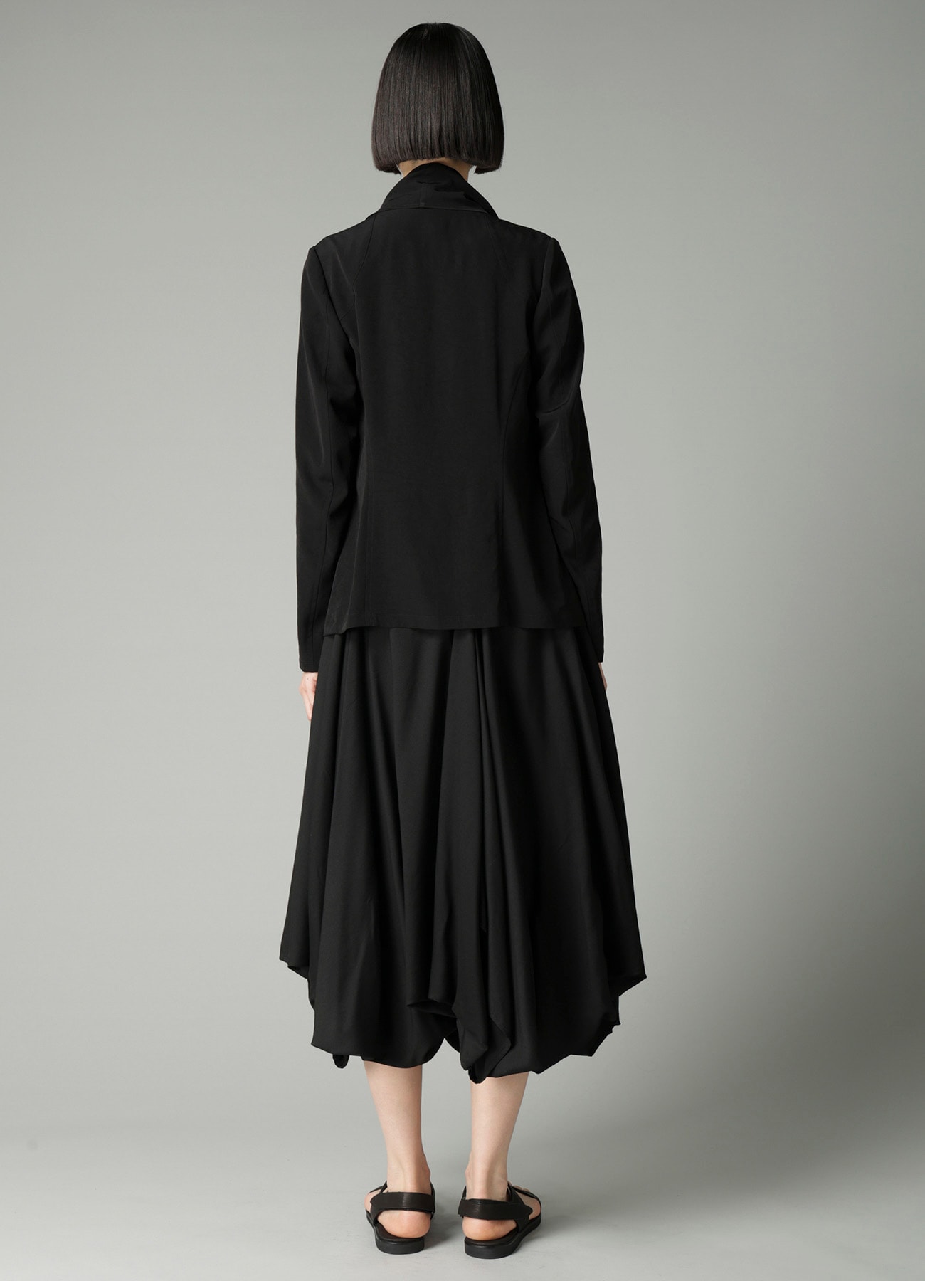 Ta/Pe CREPE DE CHINE FRONT DRAPED DETAIL JACKET