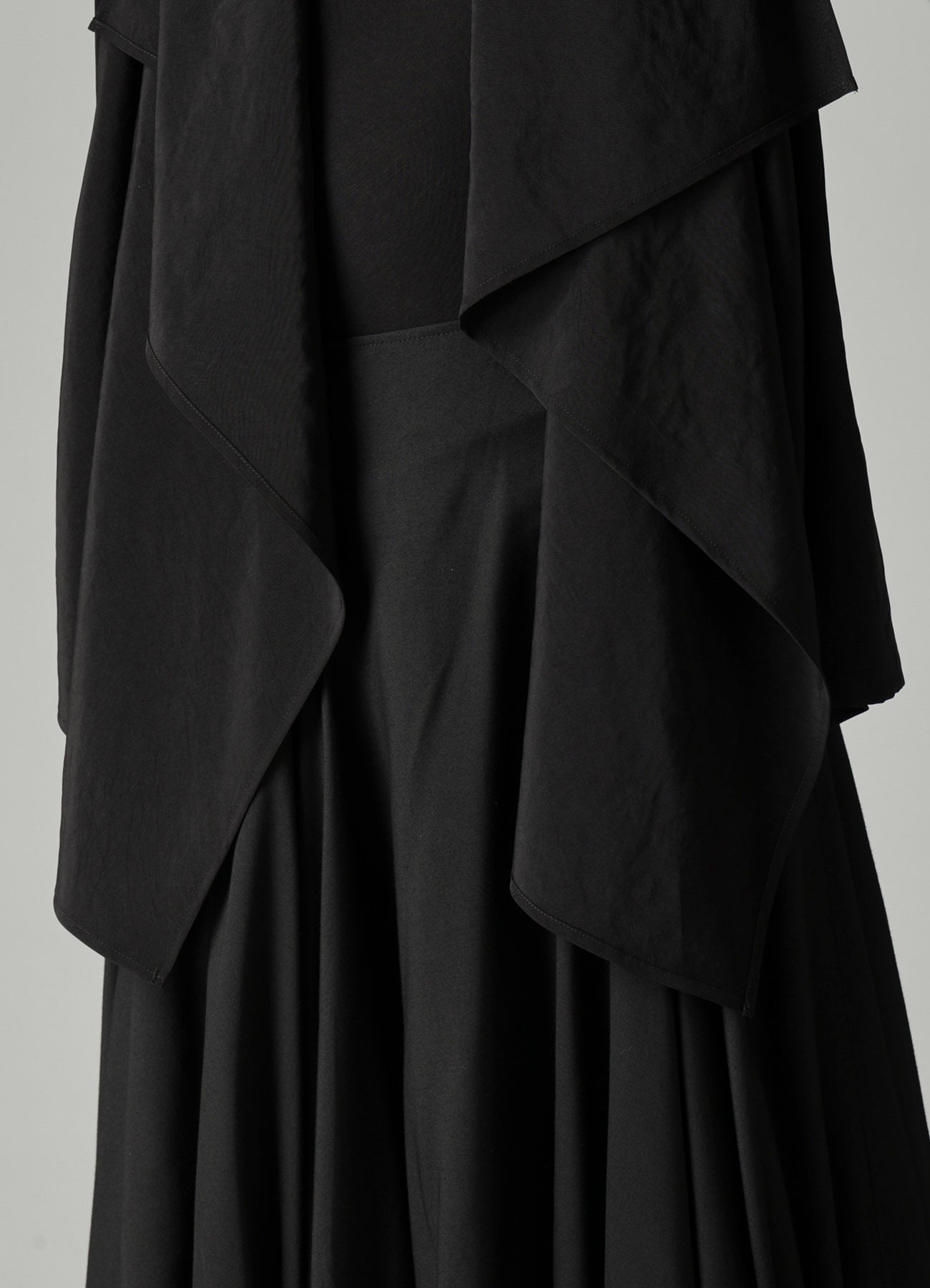 Ta/Pe CREPE DE CHINE FRONT DRAPED DETAIL JACKET