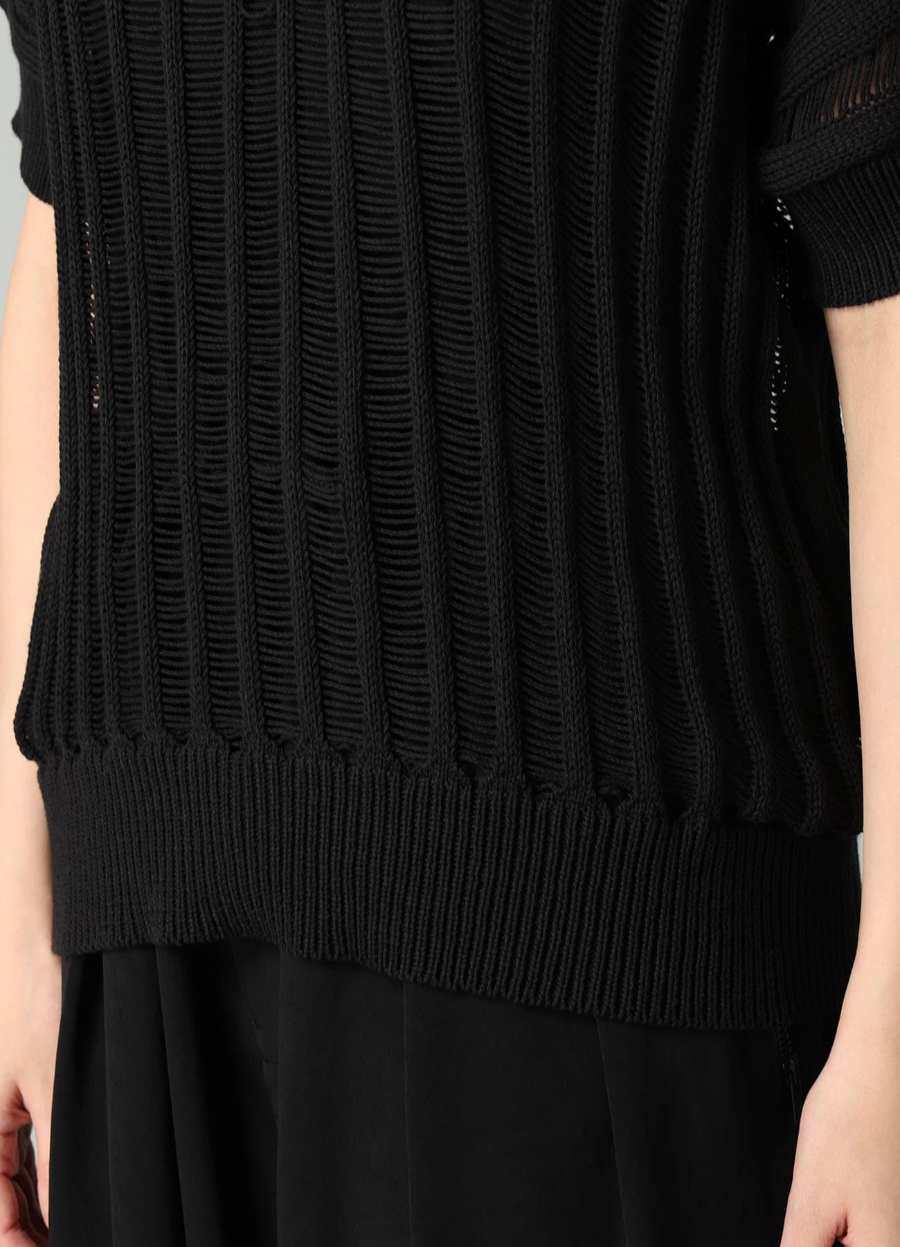 OFFSET PATTERN SHORT SLV PULLOVER