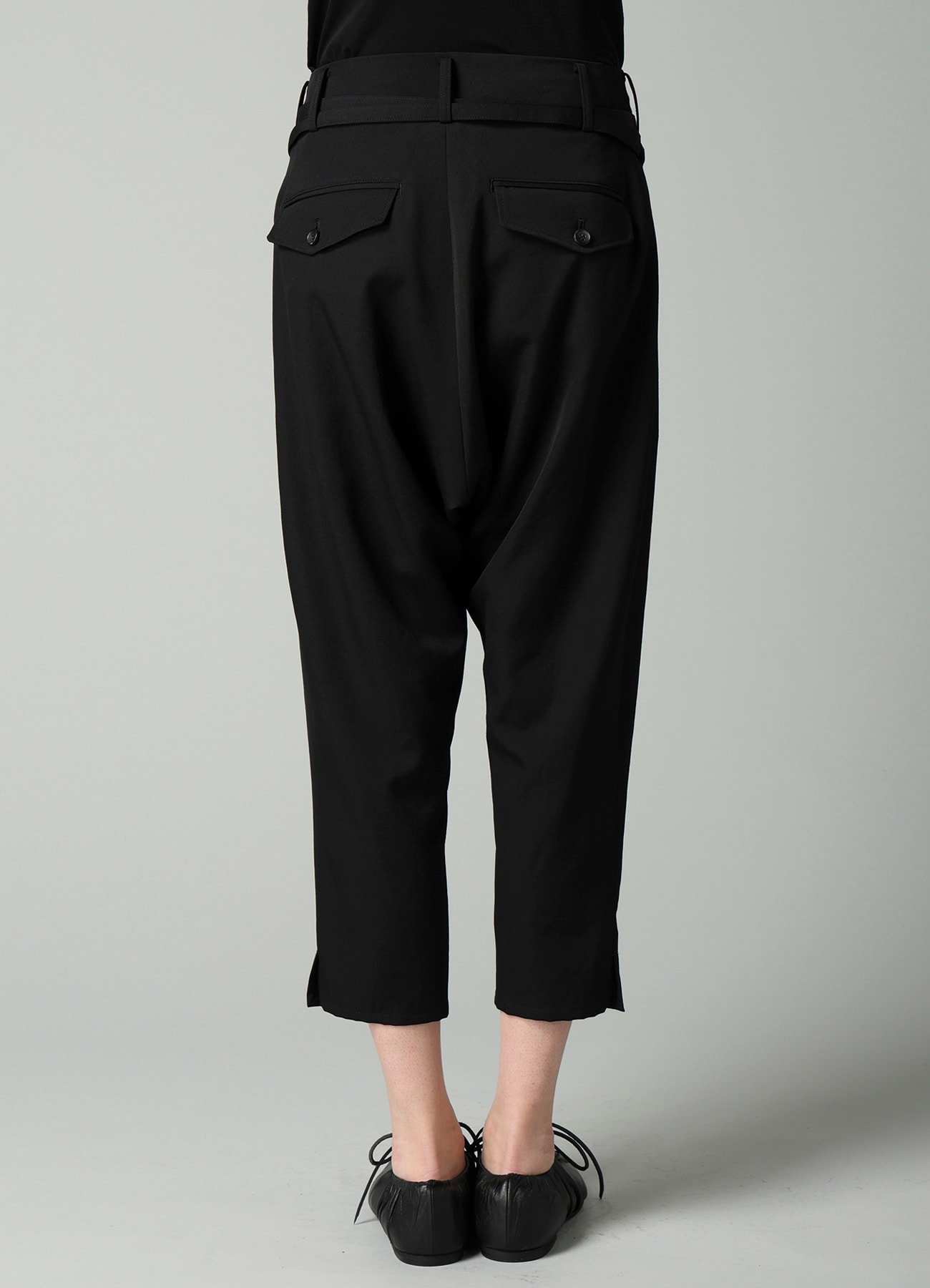 GABARDINE SLIM BELTED POINT PANTS